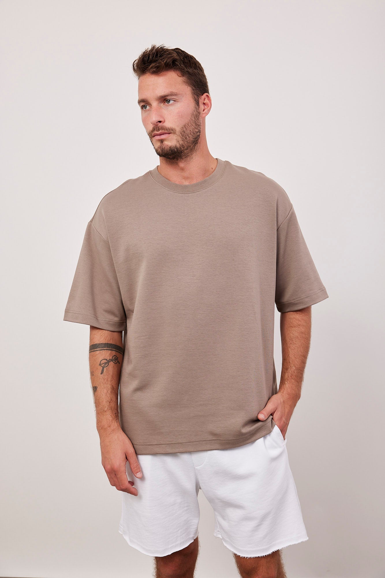 טי-שרט במפתח עגול - ITAY BRANDS