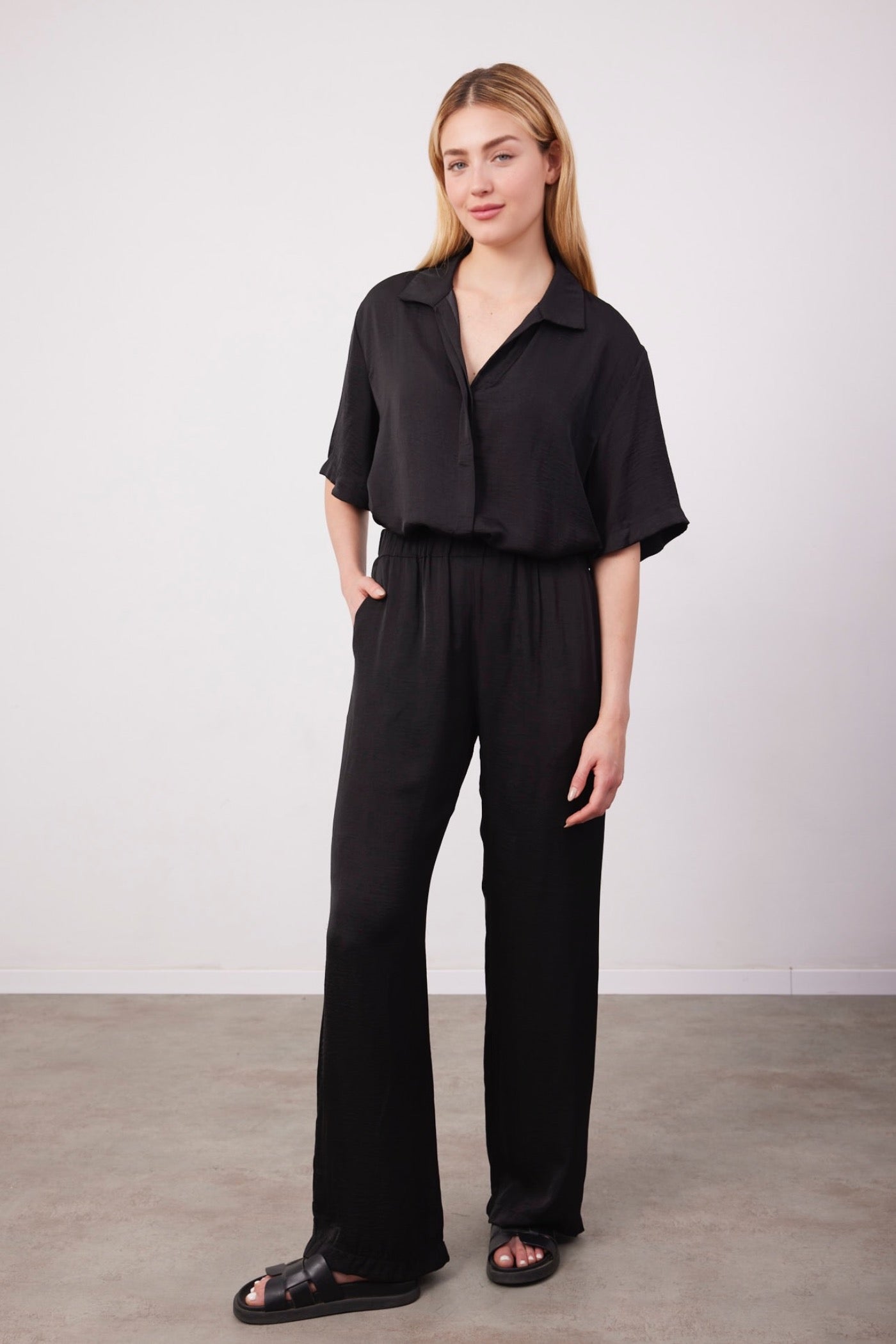 חליפה מכופתרת במראה סאטן - ITAY BRANDS