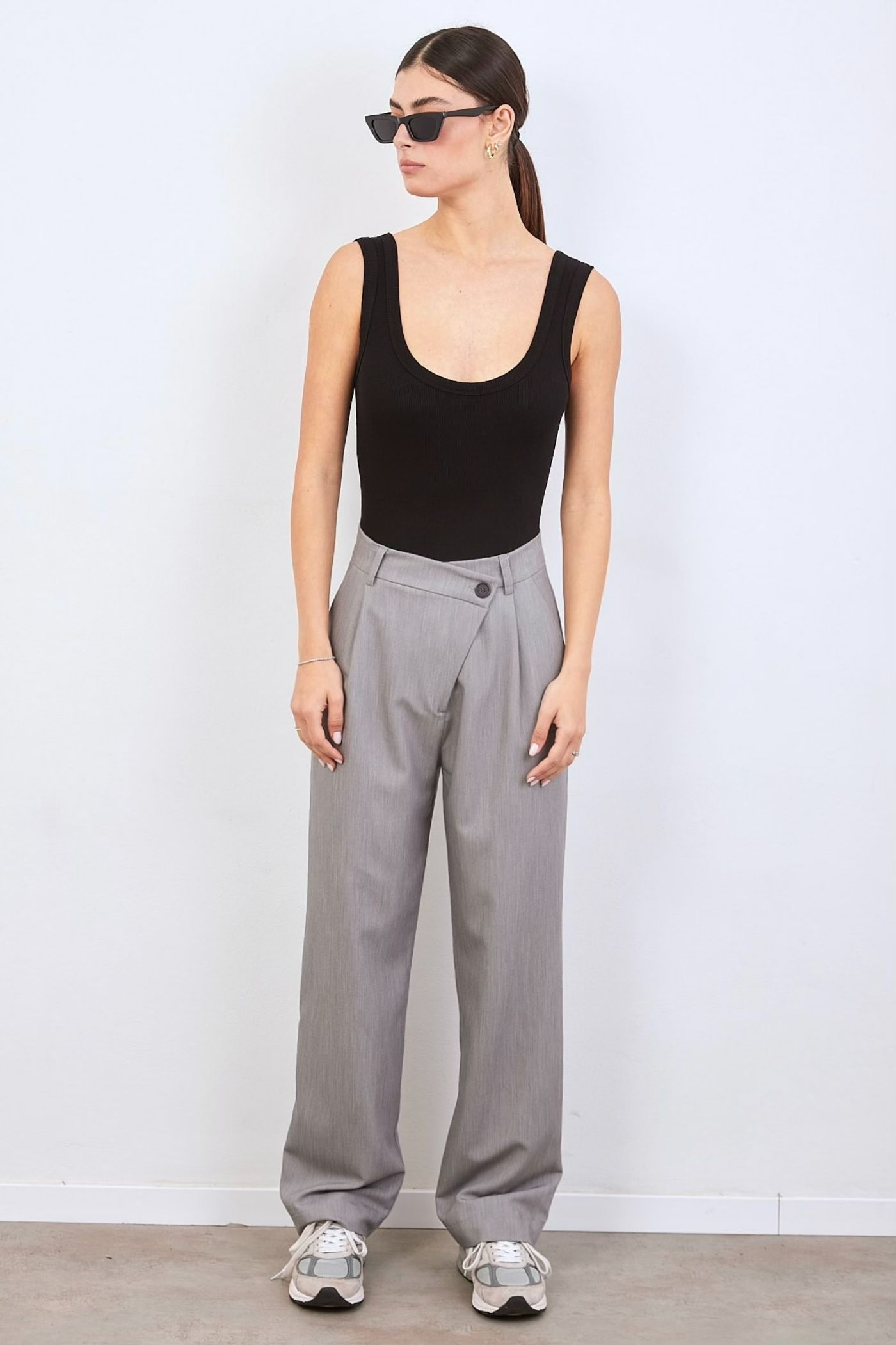 מכנסיים מחויטים בסגירה א-סימטרית - ITAY BRANDS