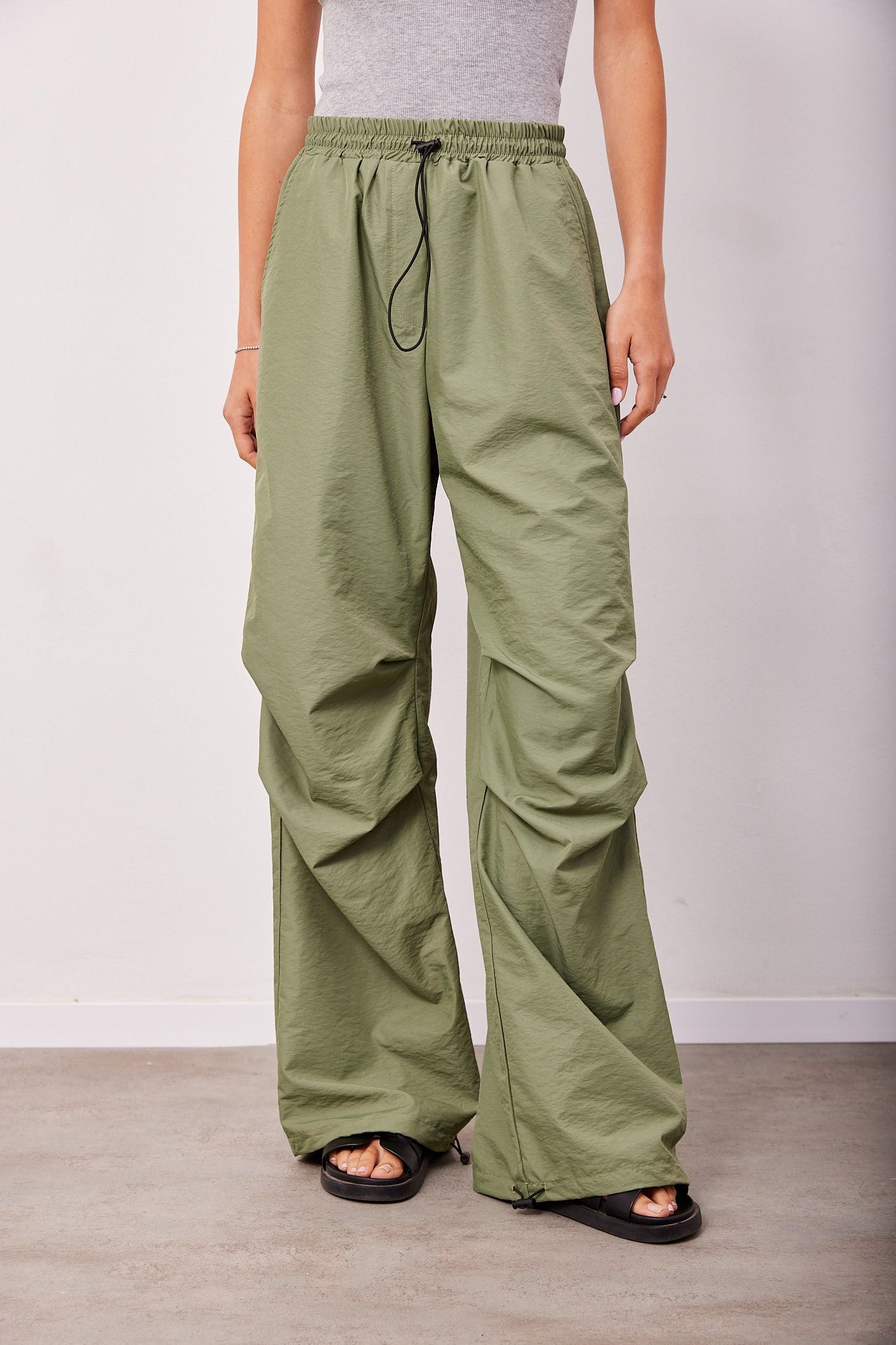 מכנסי ניילון עם כיווץ - ITAY BRANDS