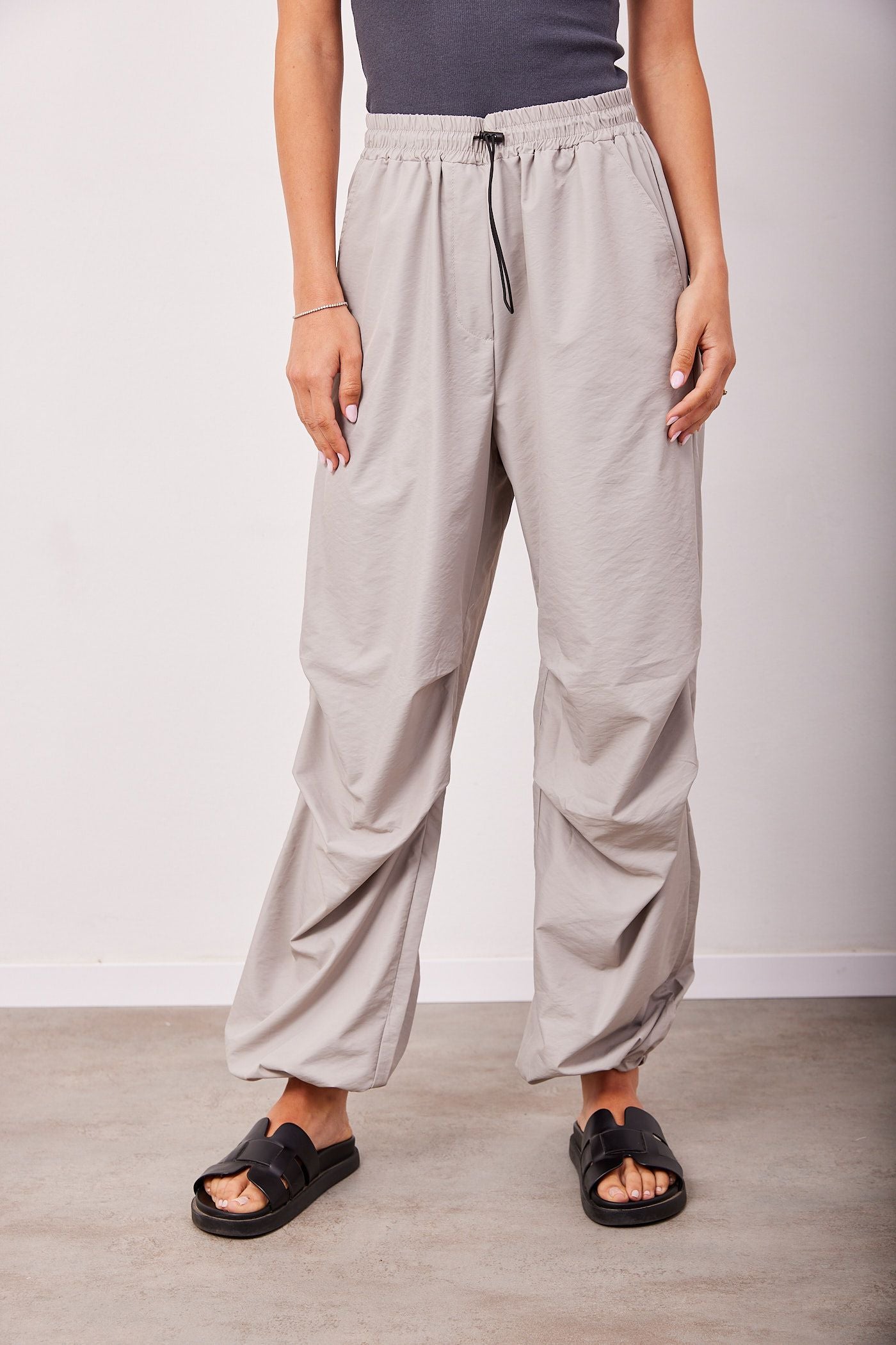 מכנסי ניילון עם כיווץ - ITAY BRANDS