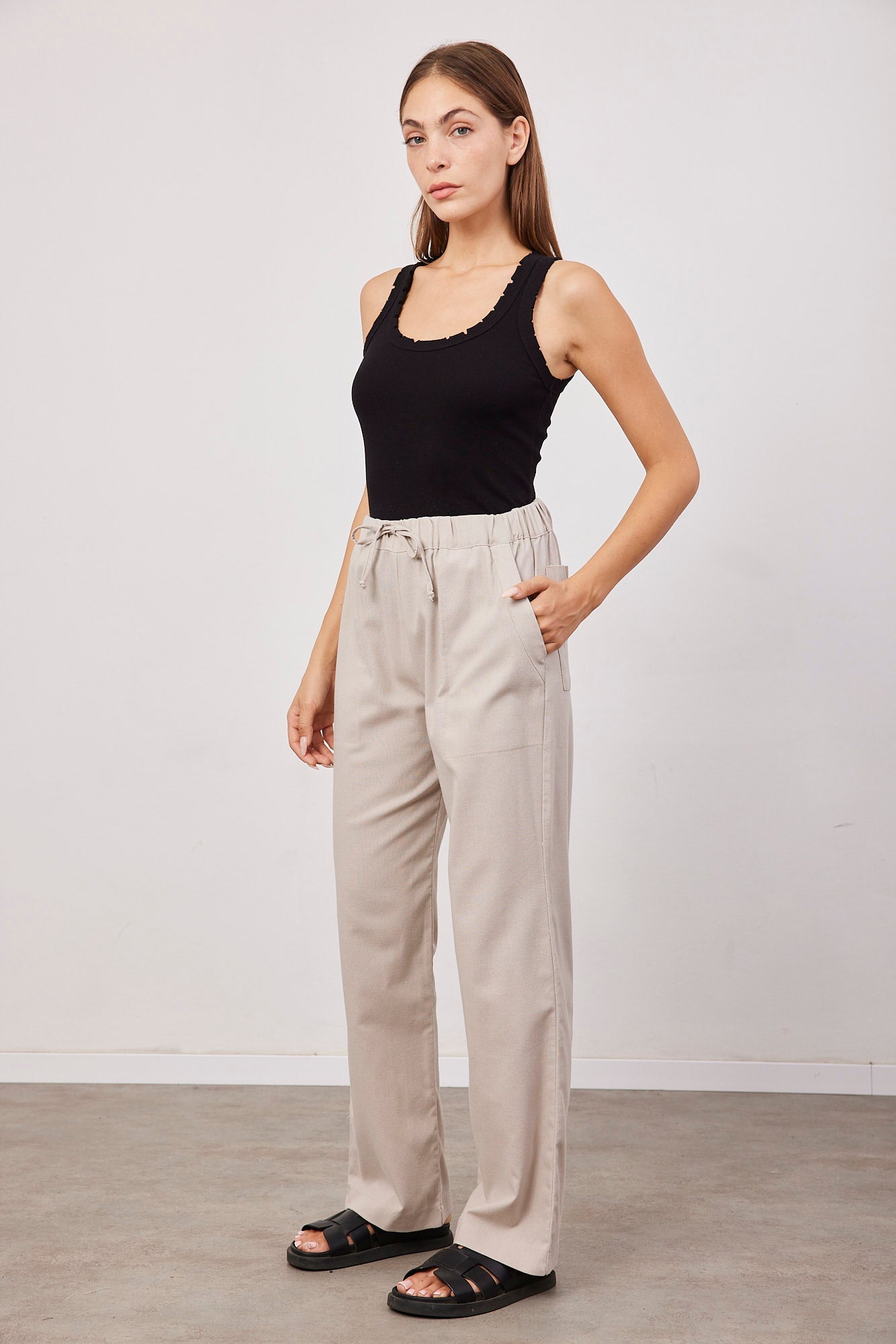 מכנסיים במראה פשתן עם קשירה - ITAY BRANDS