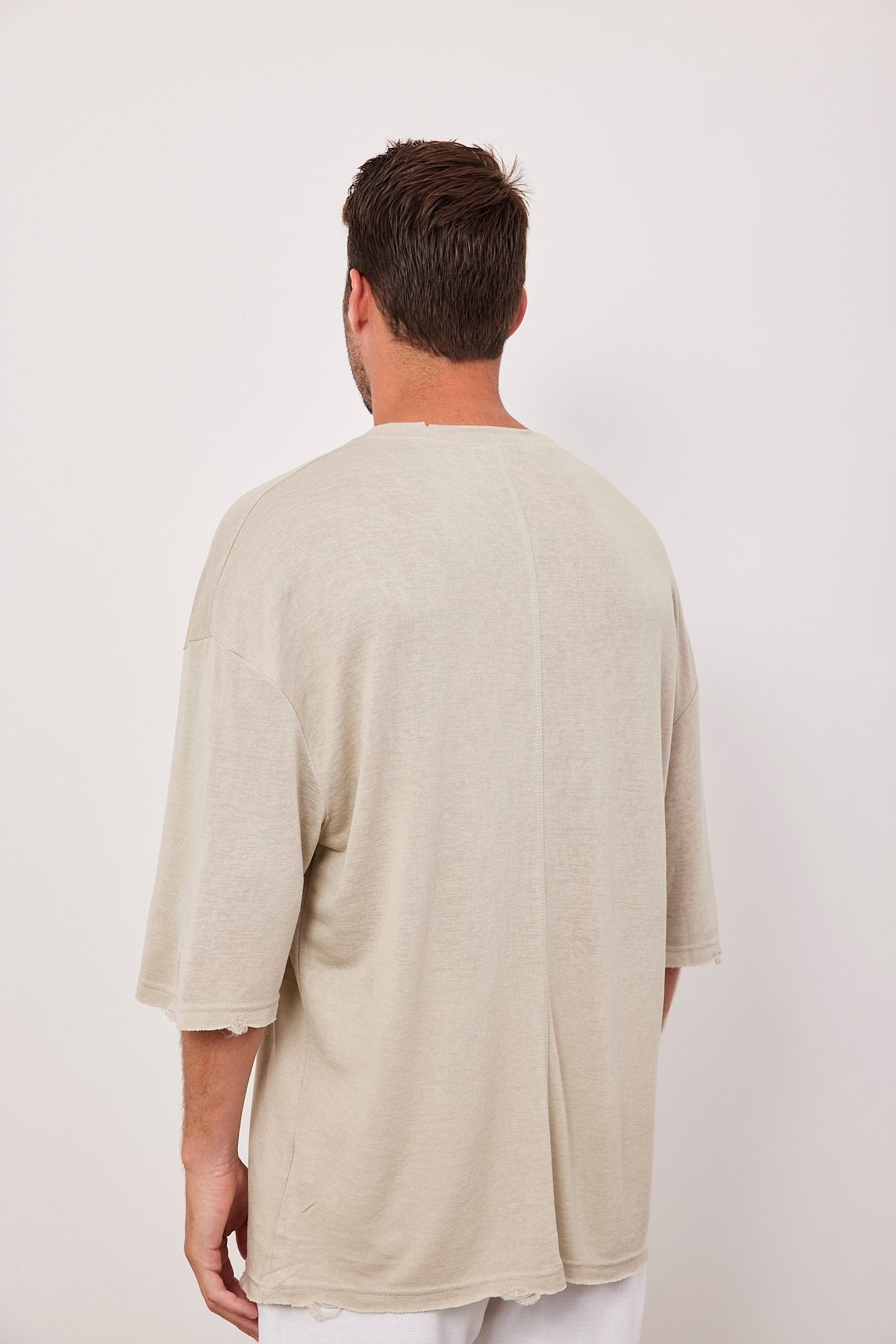 טישרט בגזרה רחבה עם קרעים - ITAY BRANDS