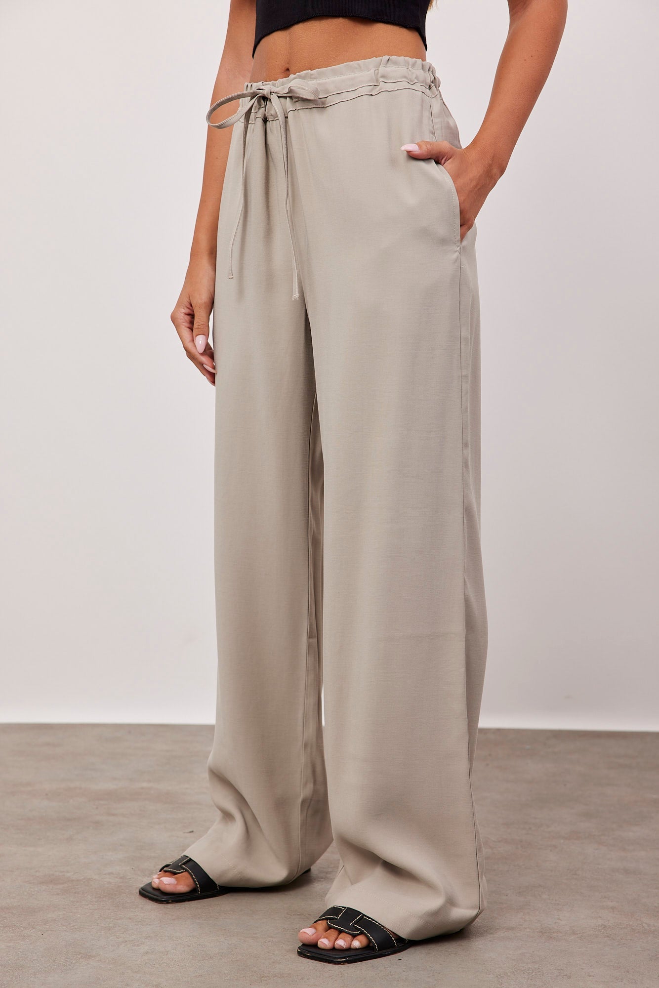 מכנסיים ארוכים עם קשירה במותן - ITAY BRANDS