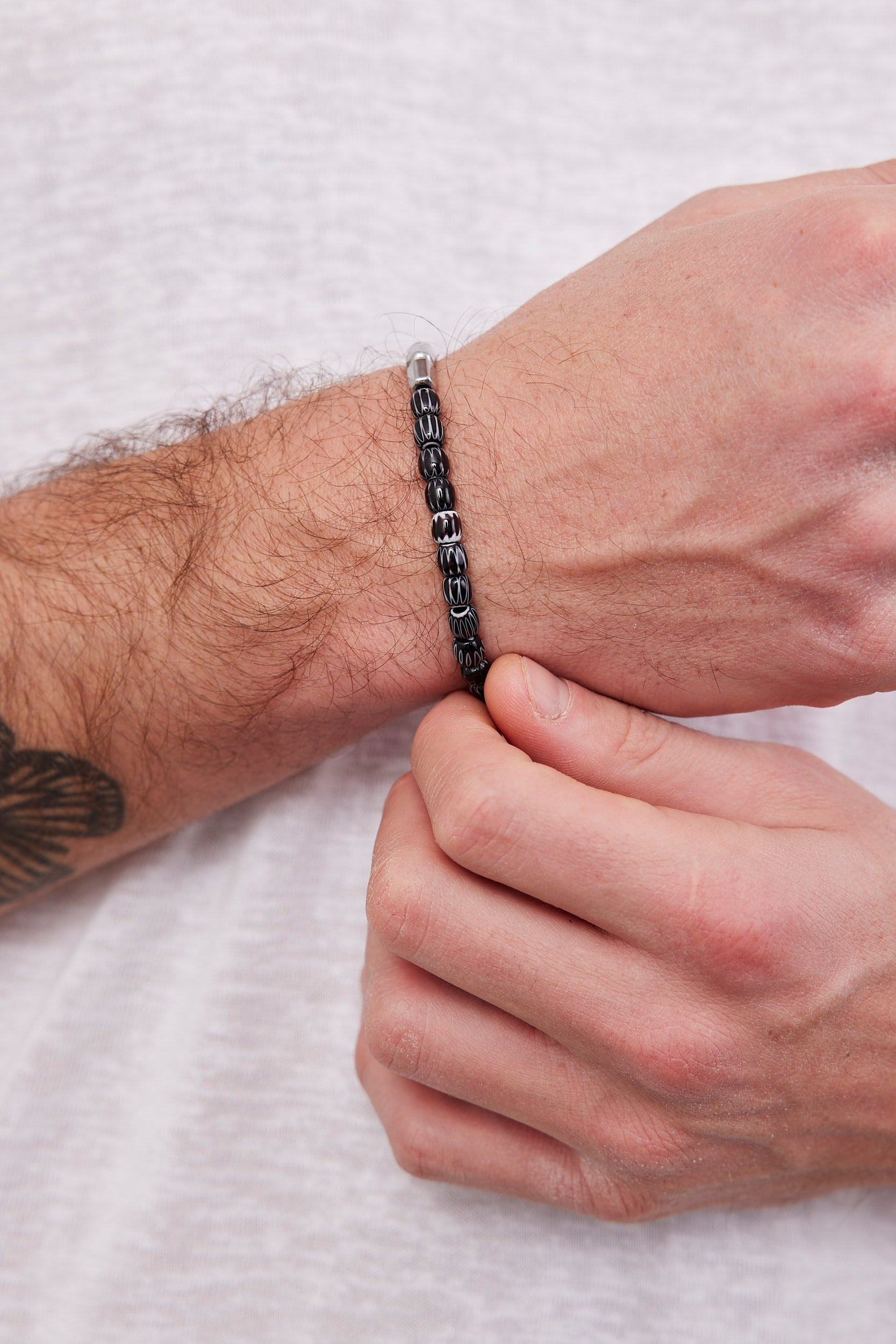 צמיד חרוזי זכוכית משולב