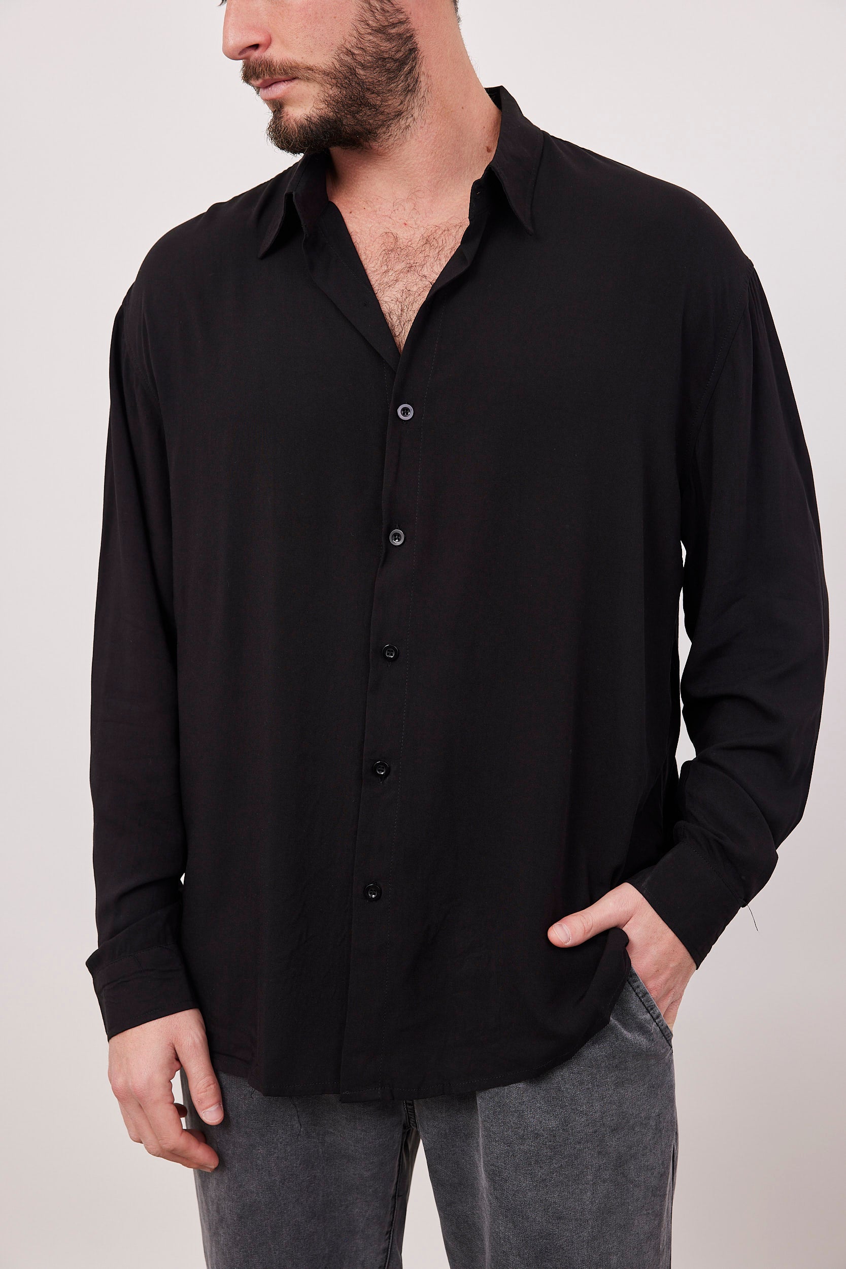 חולצה מכופתרת בייסיק עם צווארון