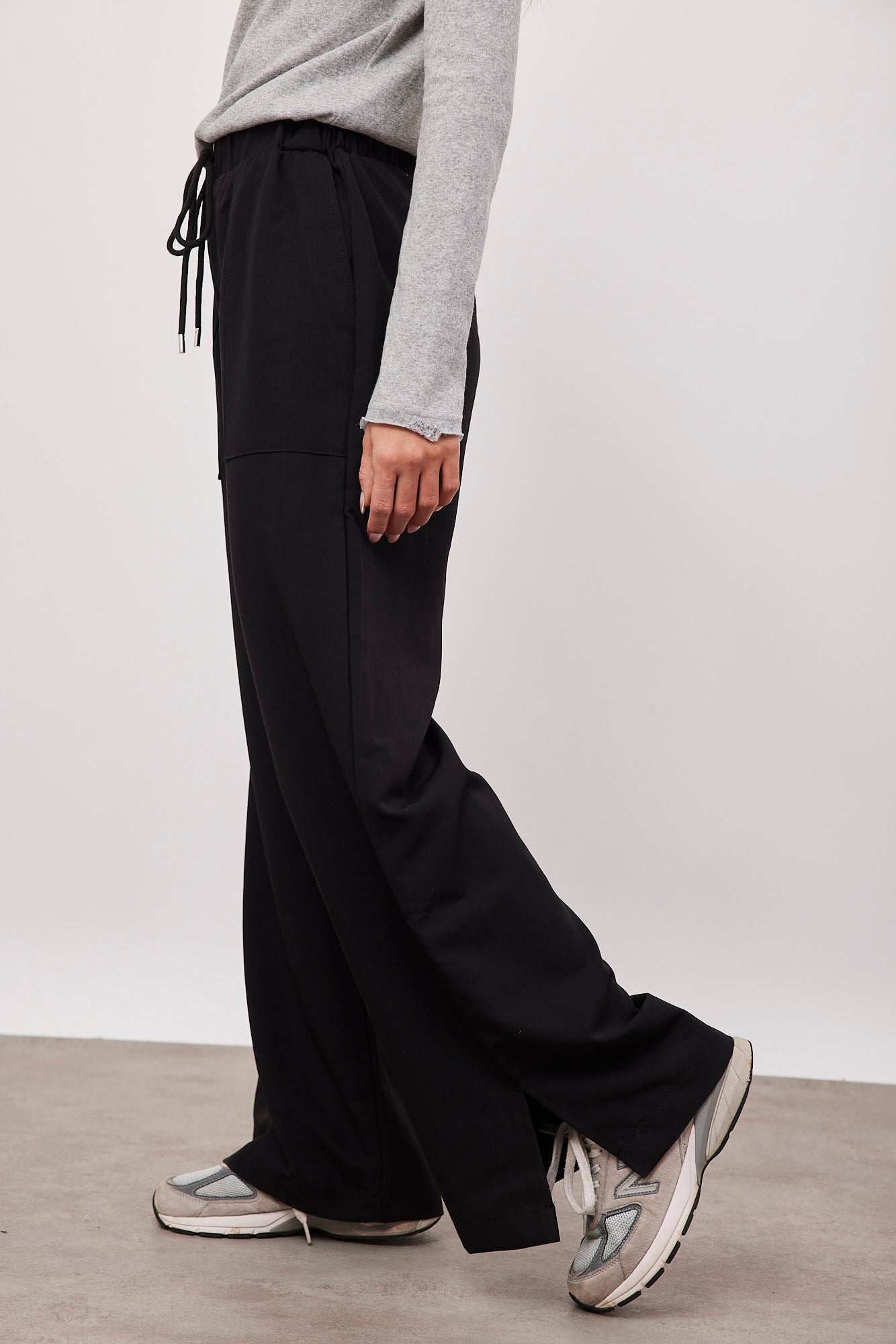 מכנסיים מבד מחויט עם גומי במותן - ITAY BRANDS