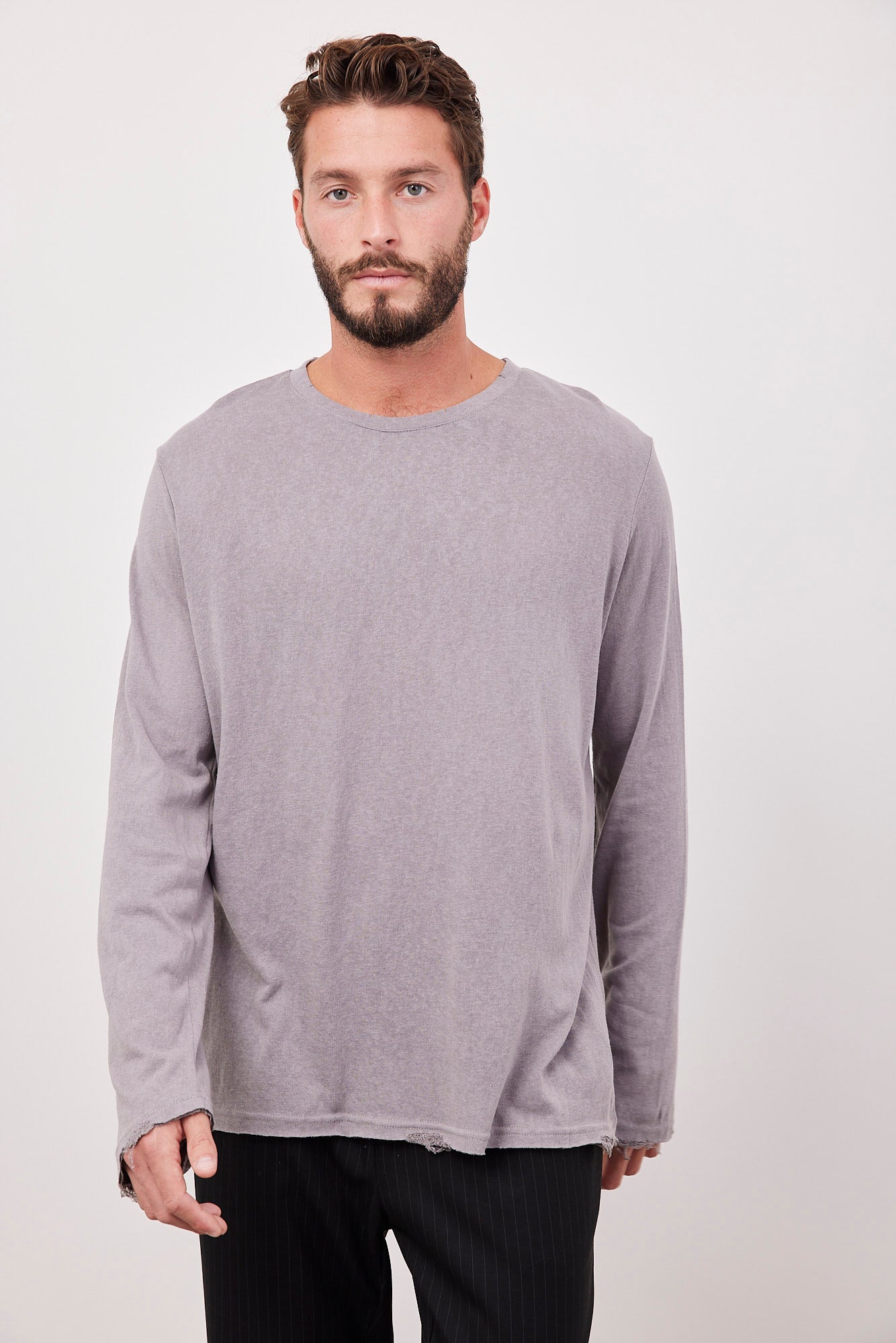 חולצה ארוכה בגימור קרעים - ITAY BRANDS