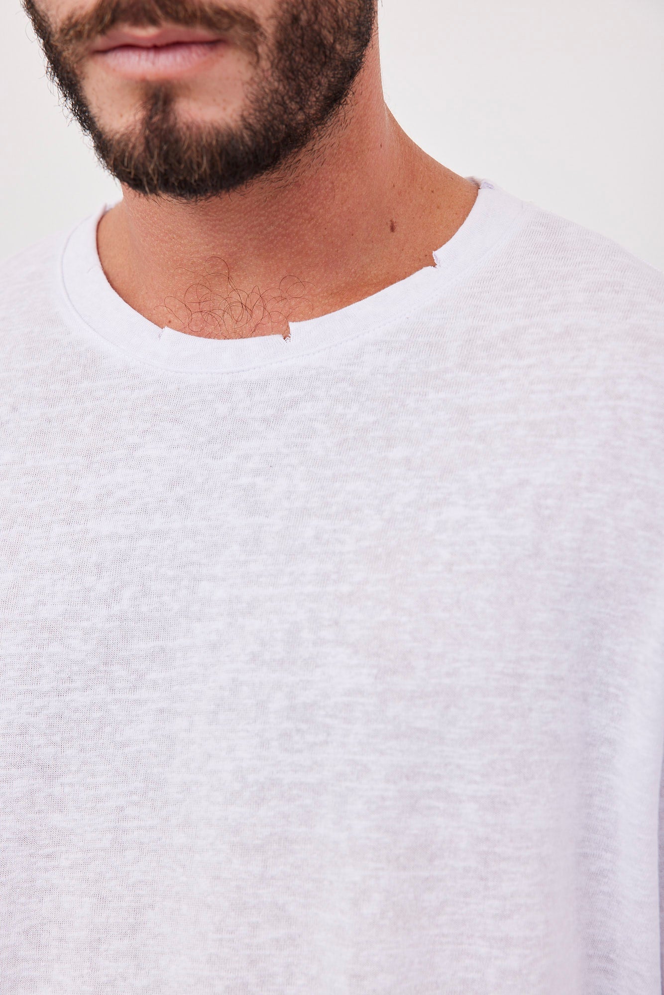 חולצה ארוכה בגימור קרעים - ITAY BRANDS