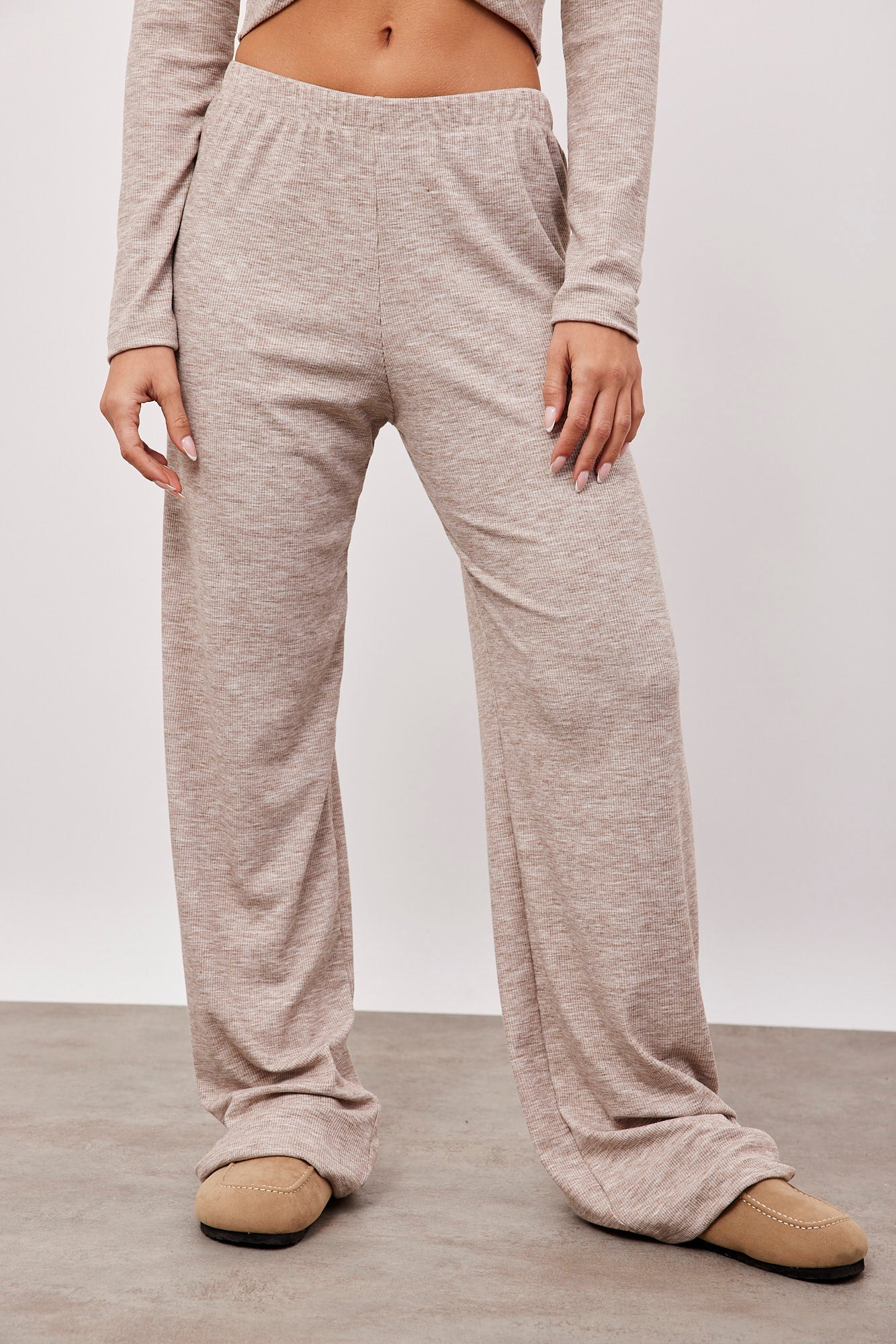 חליפה עם חולצת סיבוב - ITAY BRANDS