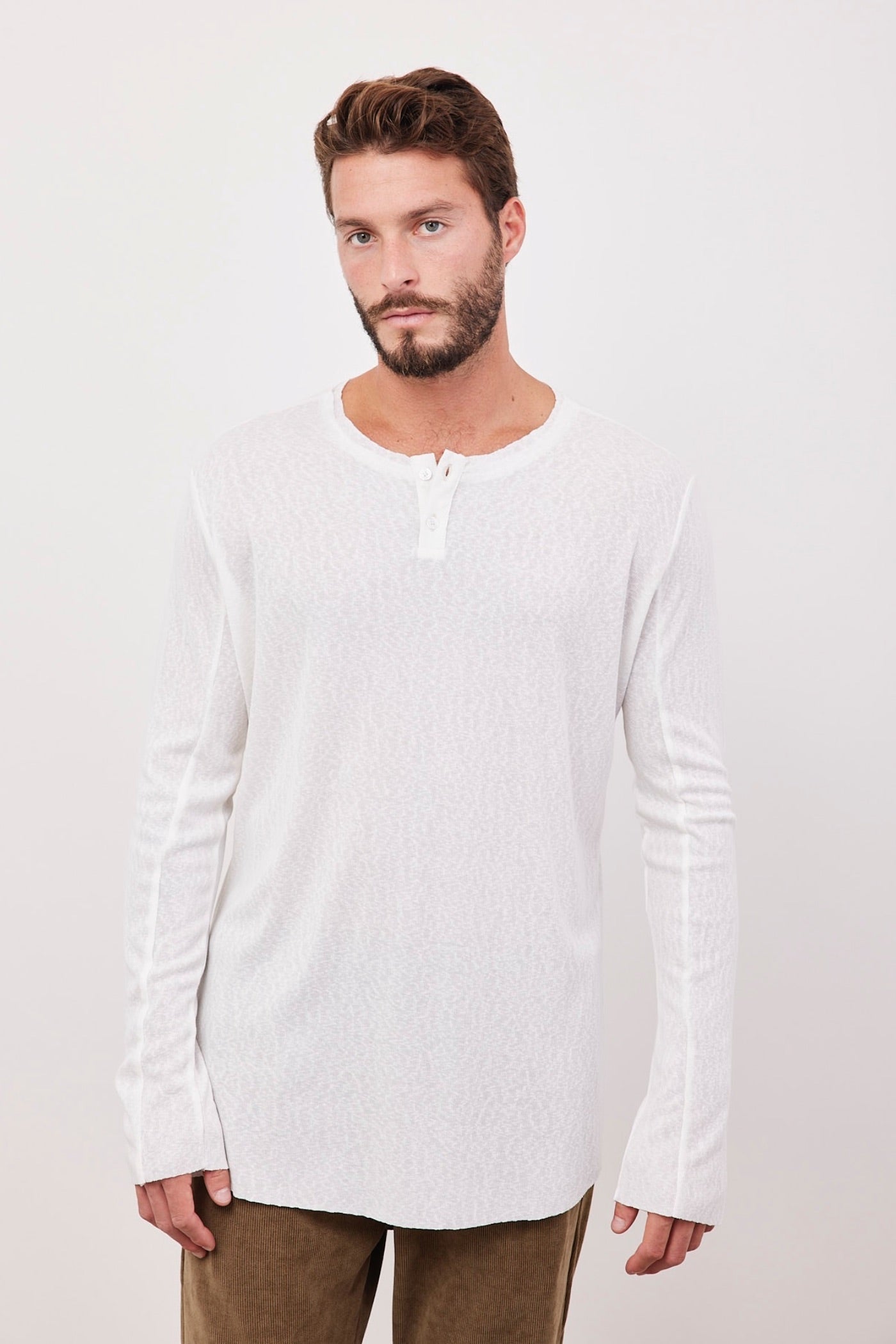 חולצה עם סיומת גזורה בשילוב כפתורים - ITAY BRANDS