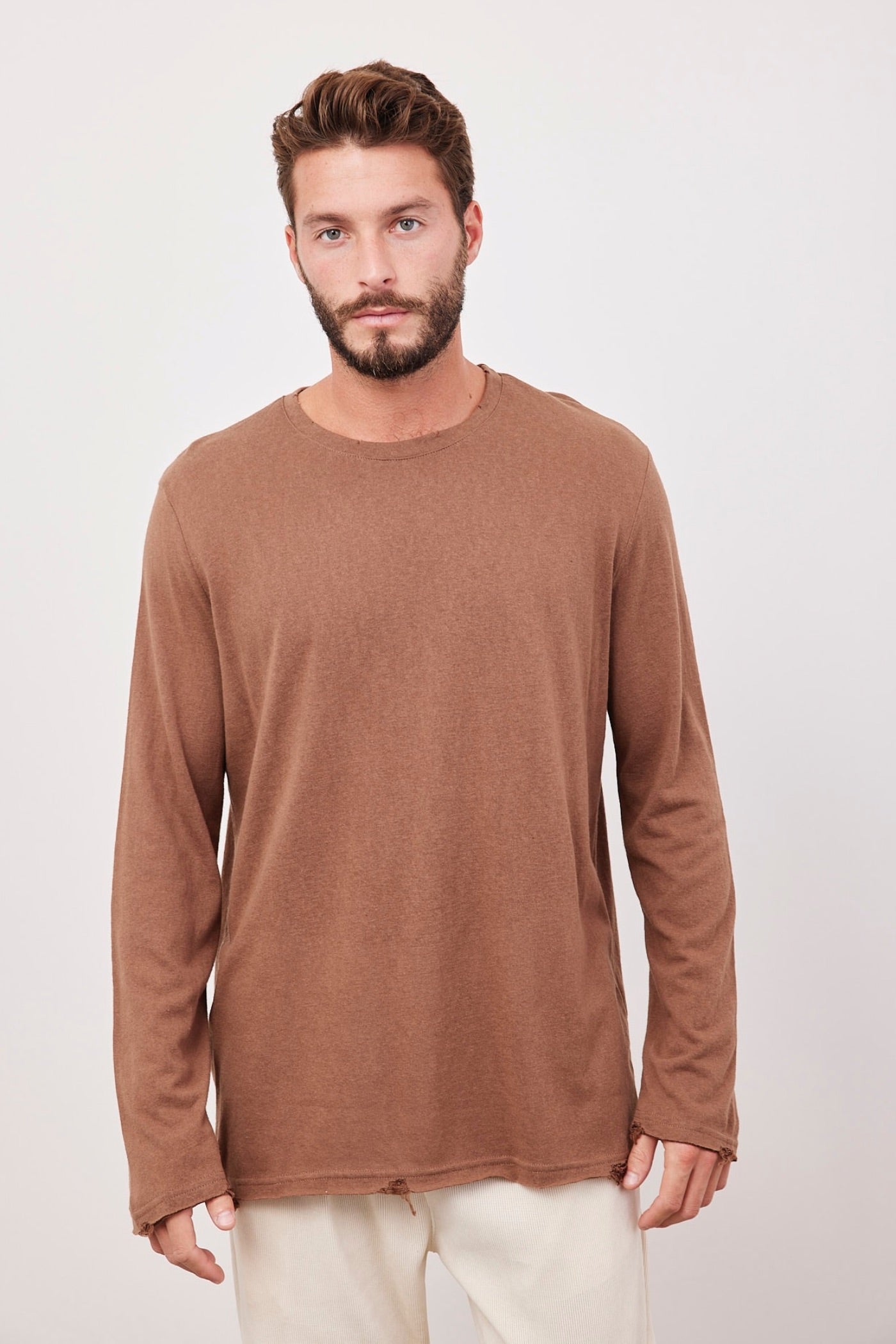 חולצה ארוכה בגימור קרעים - ITAY BRANDS