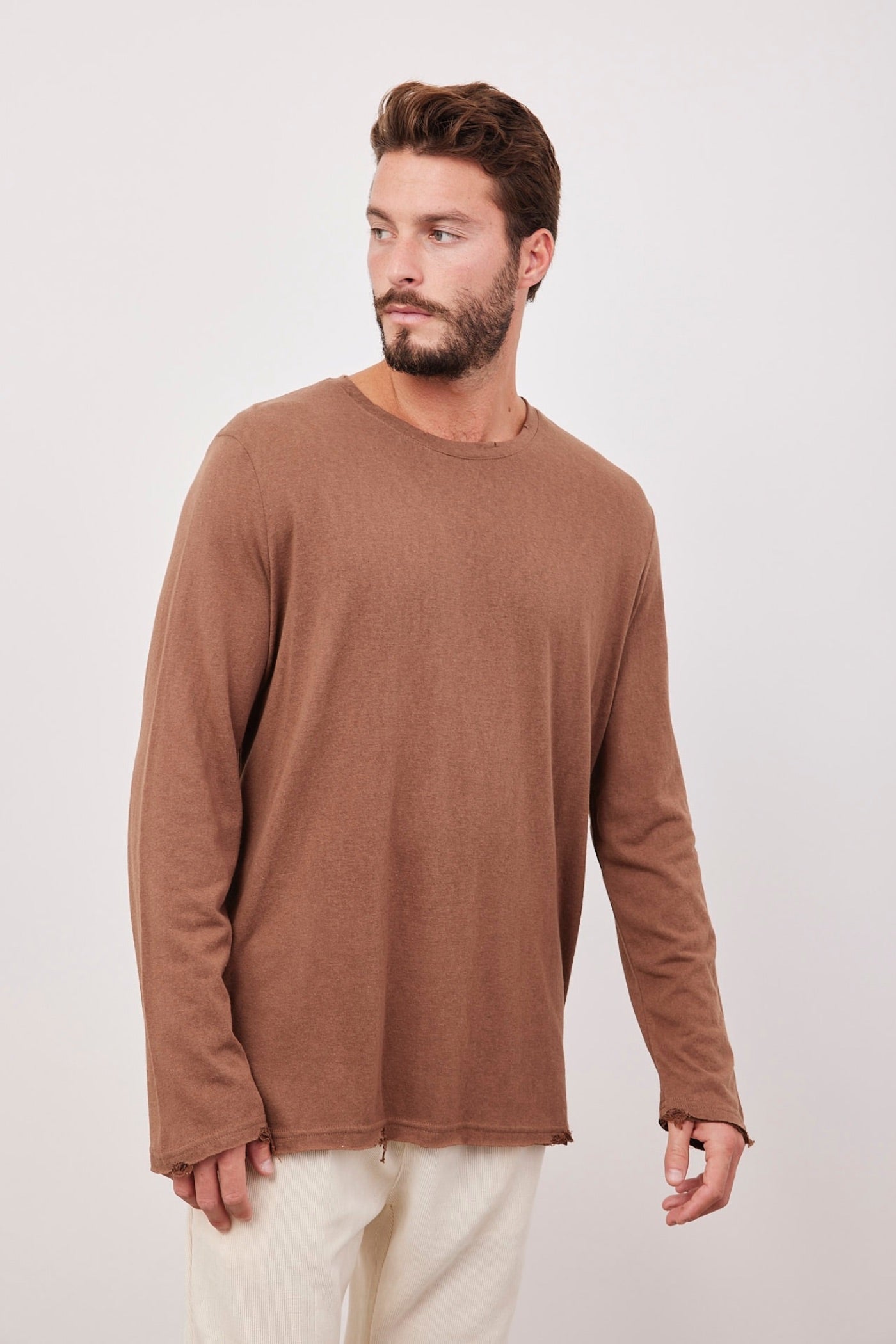 חולצה ארוכה בגימור קרעים - ITAY BRANDS