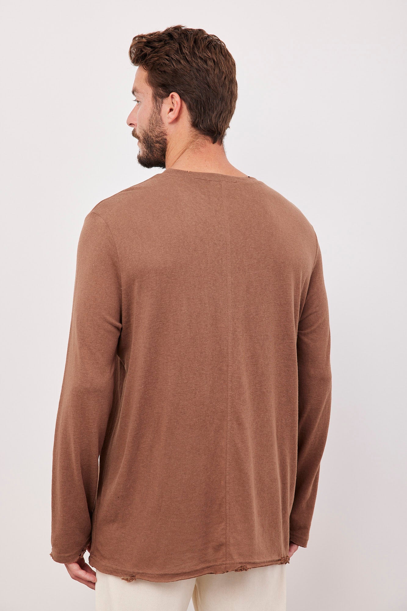 חולצה ארוכה בגימור קרעים - ITAY BRANDS