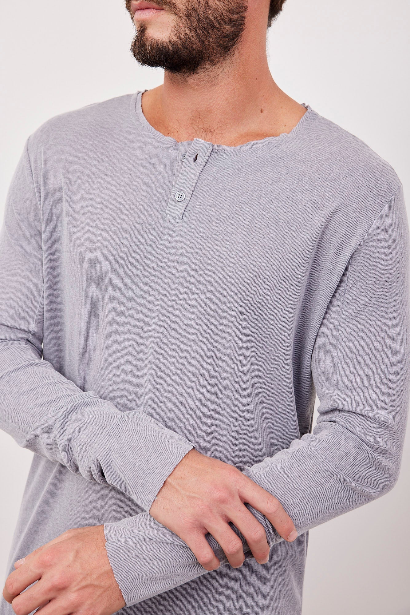 חולצה עם סיומת גזורה בשילוב כפתורים - ITAY BRANDS