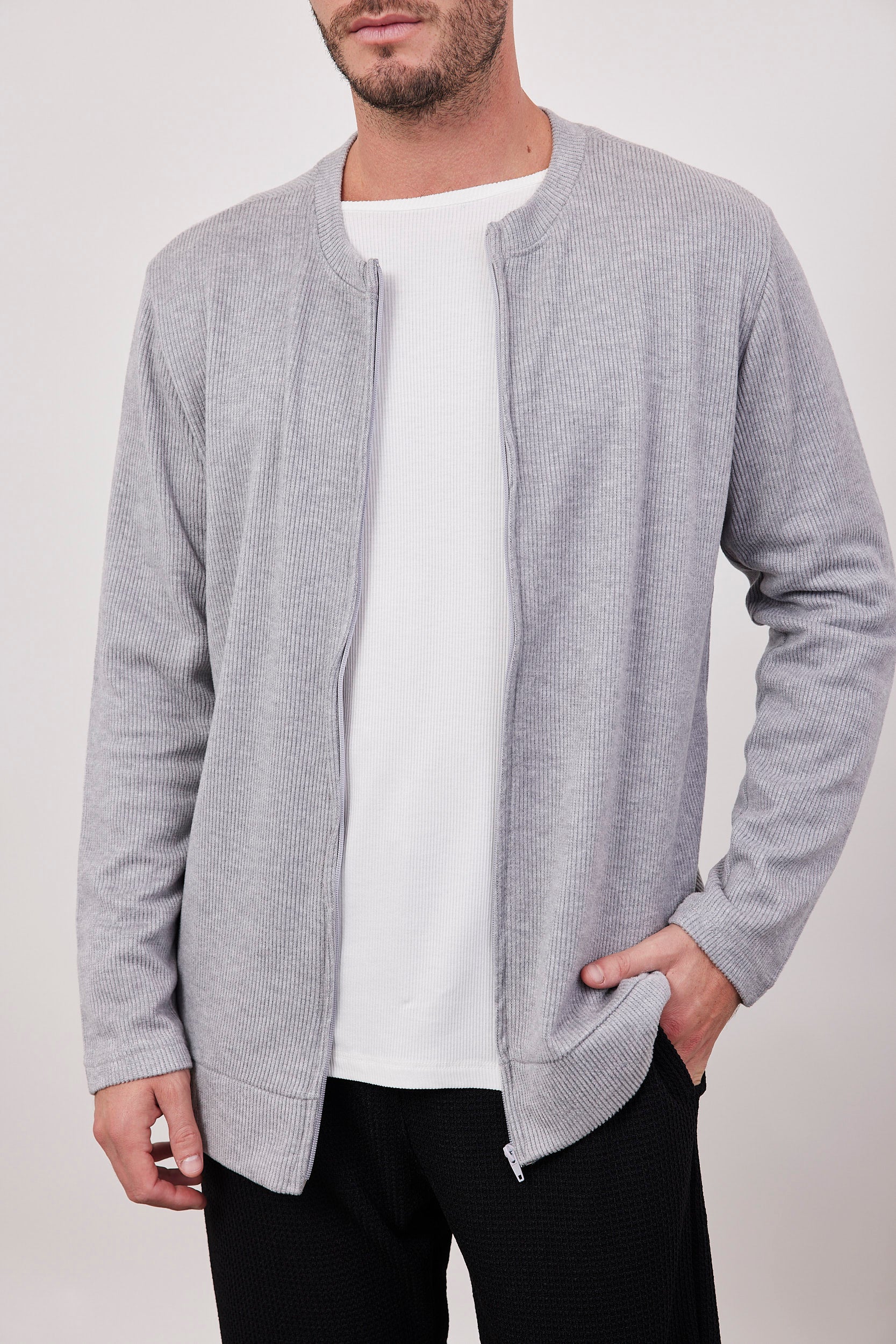 סריג קרדיגן בשילוב רוכסן