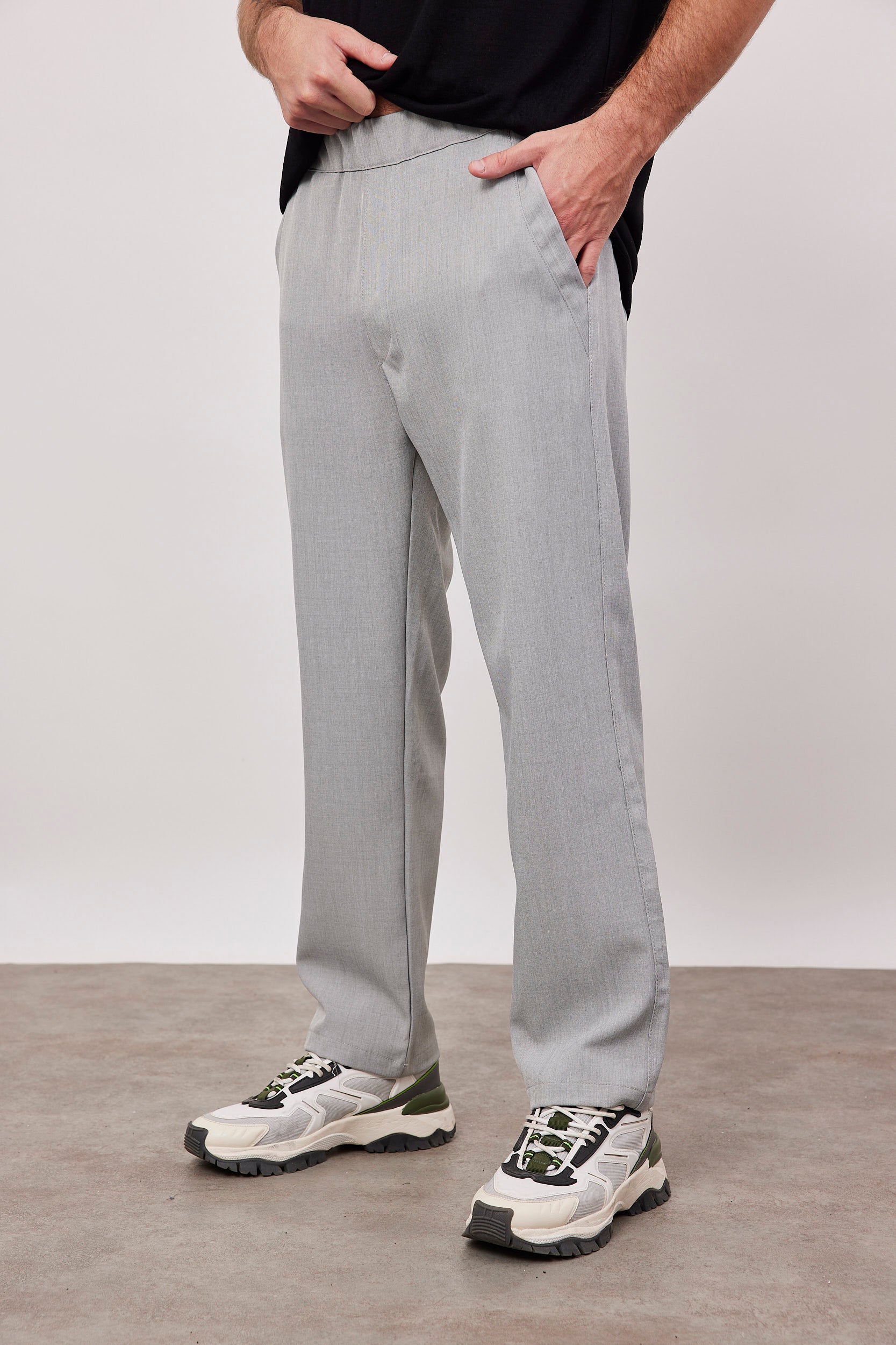 מכנסיים מחויטים עם גומי