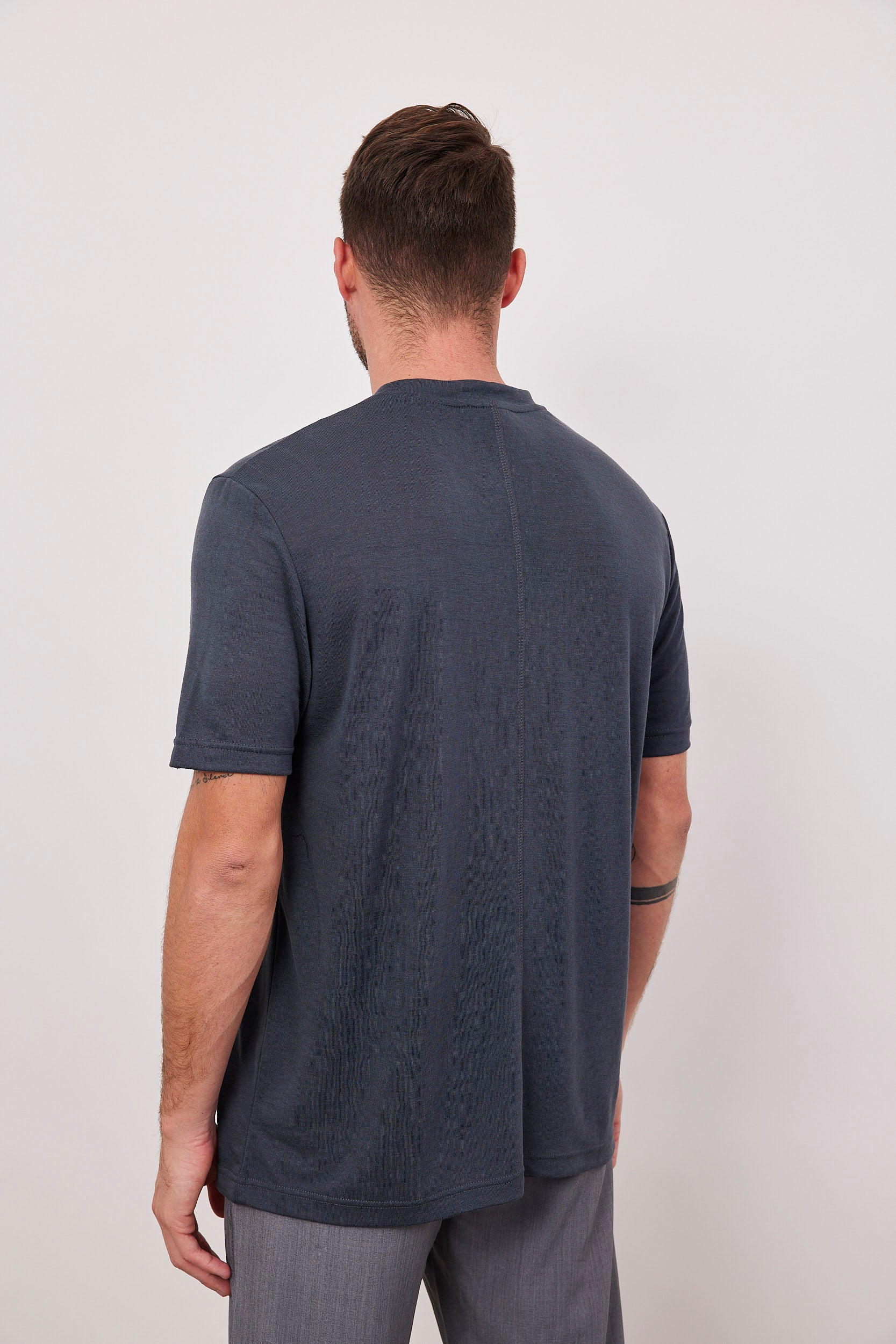 חולצת סלאב במראה פשתן