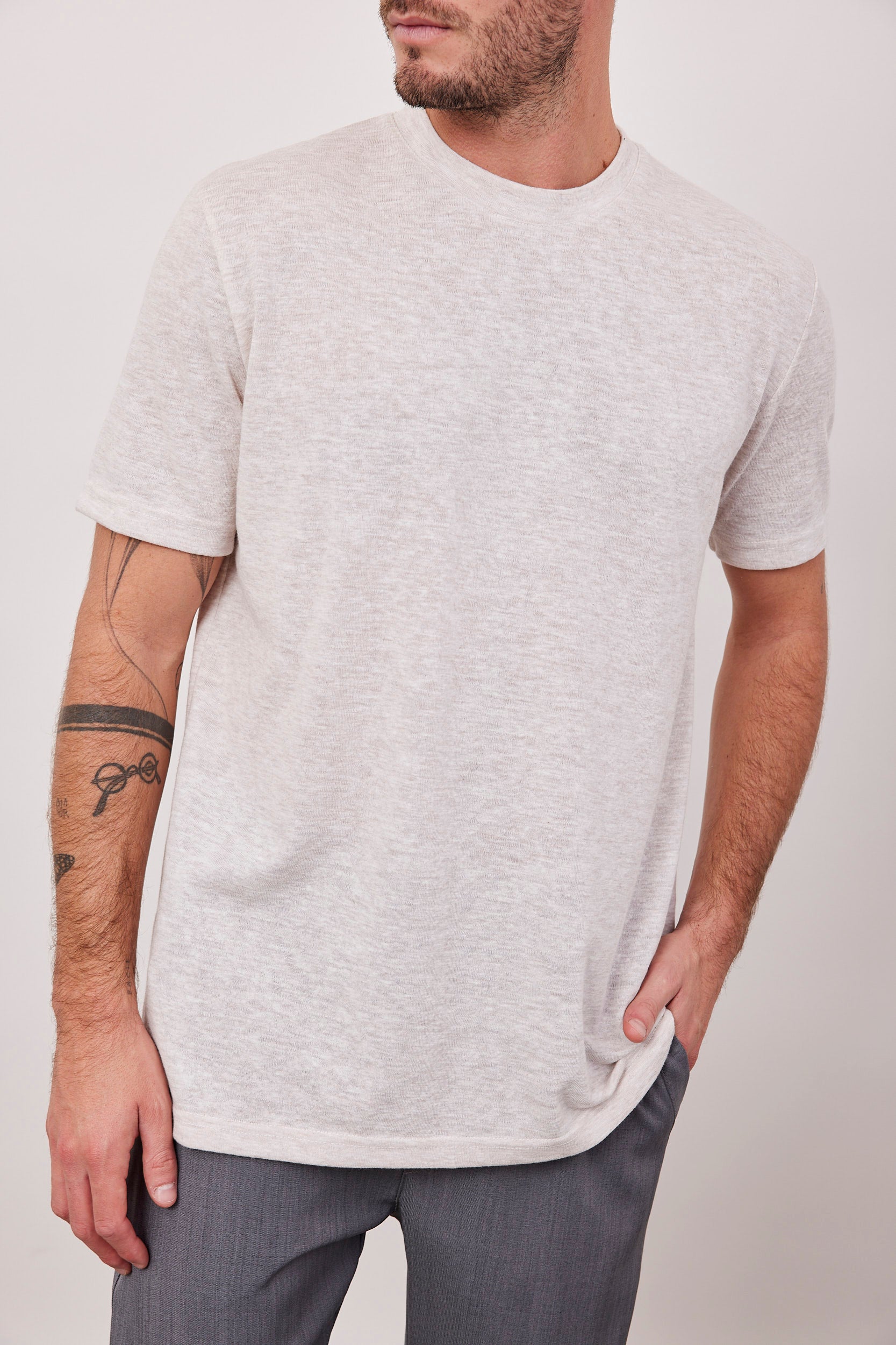 חולצת סלאב במראה פשתן