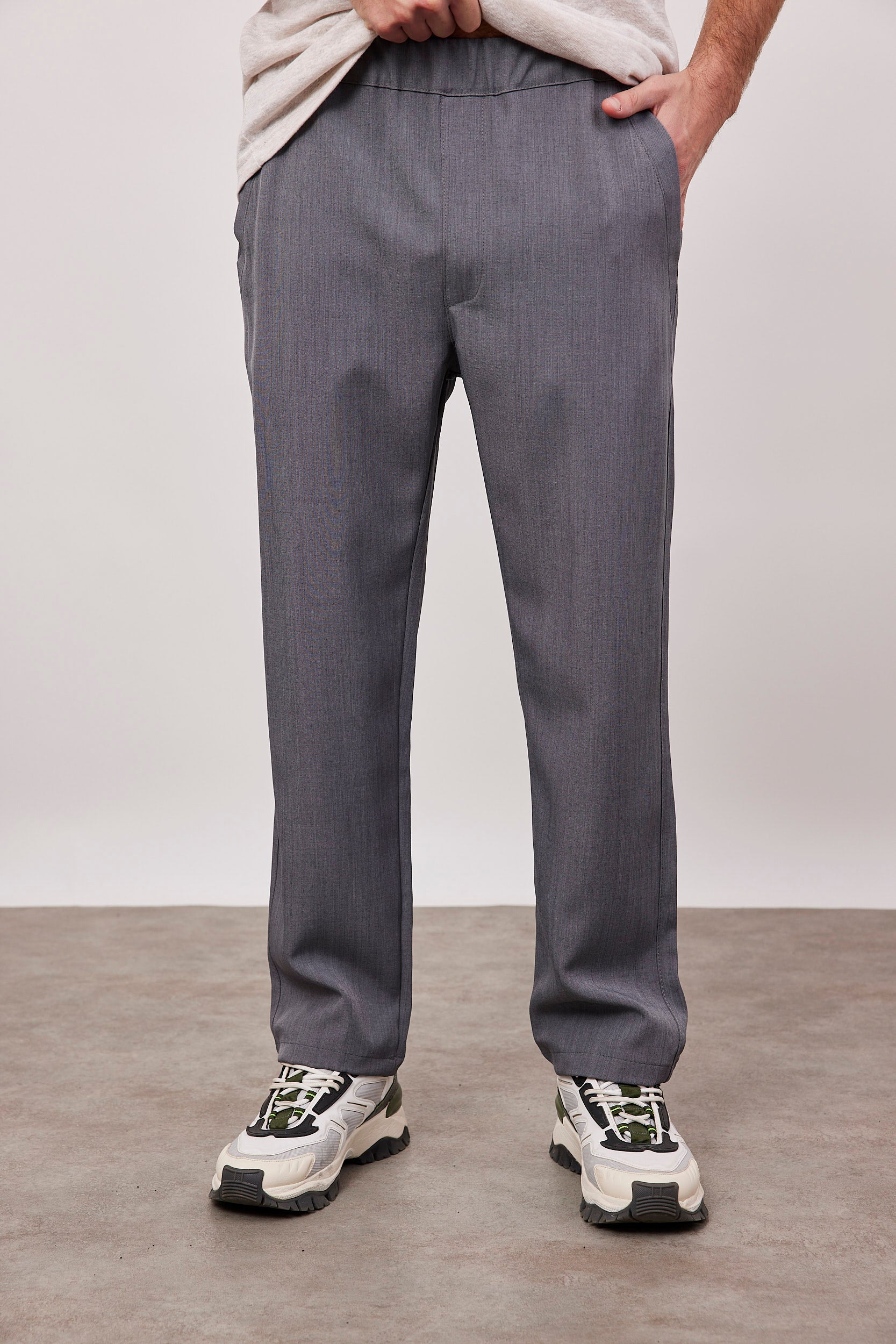 מכנסיים מחויטים עם גומי