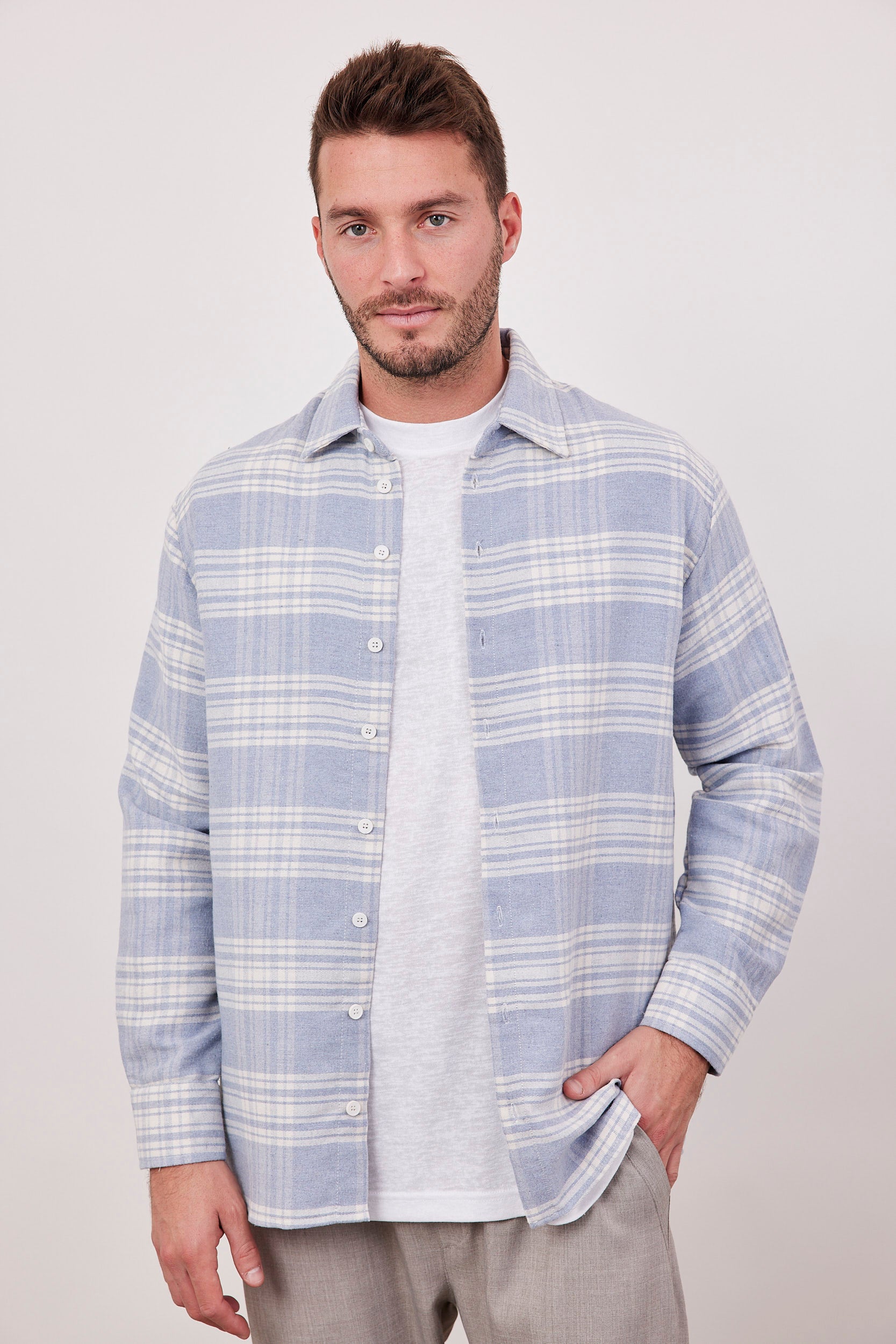 חולצה מכופתרת משבצות