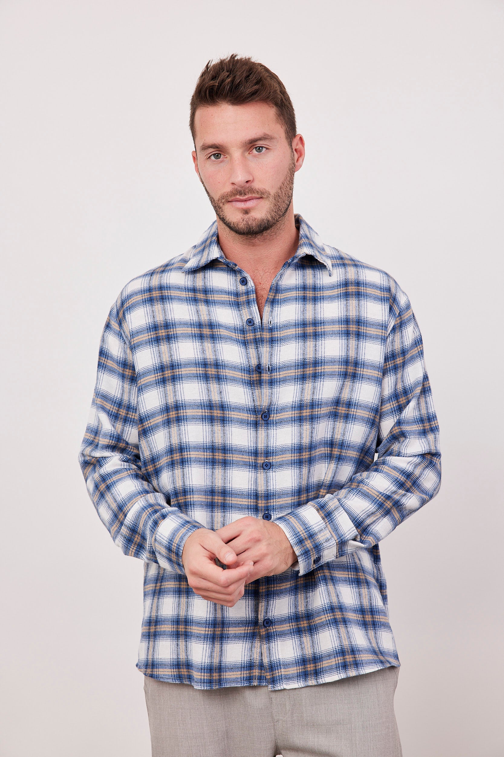 חולצה מכופתרת משבצות