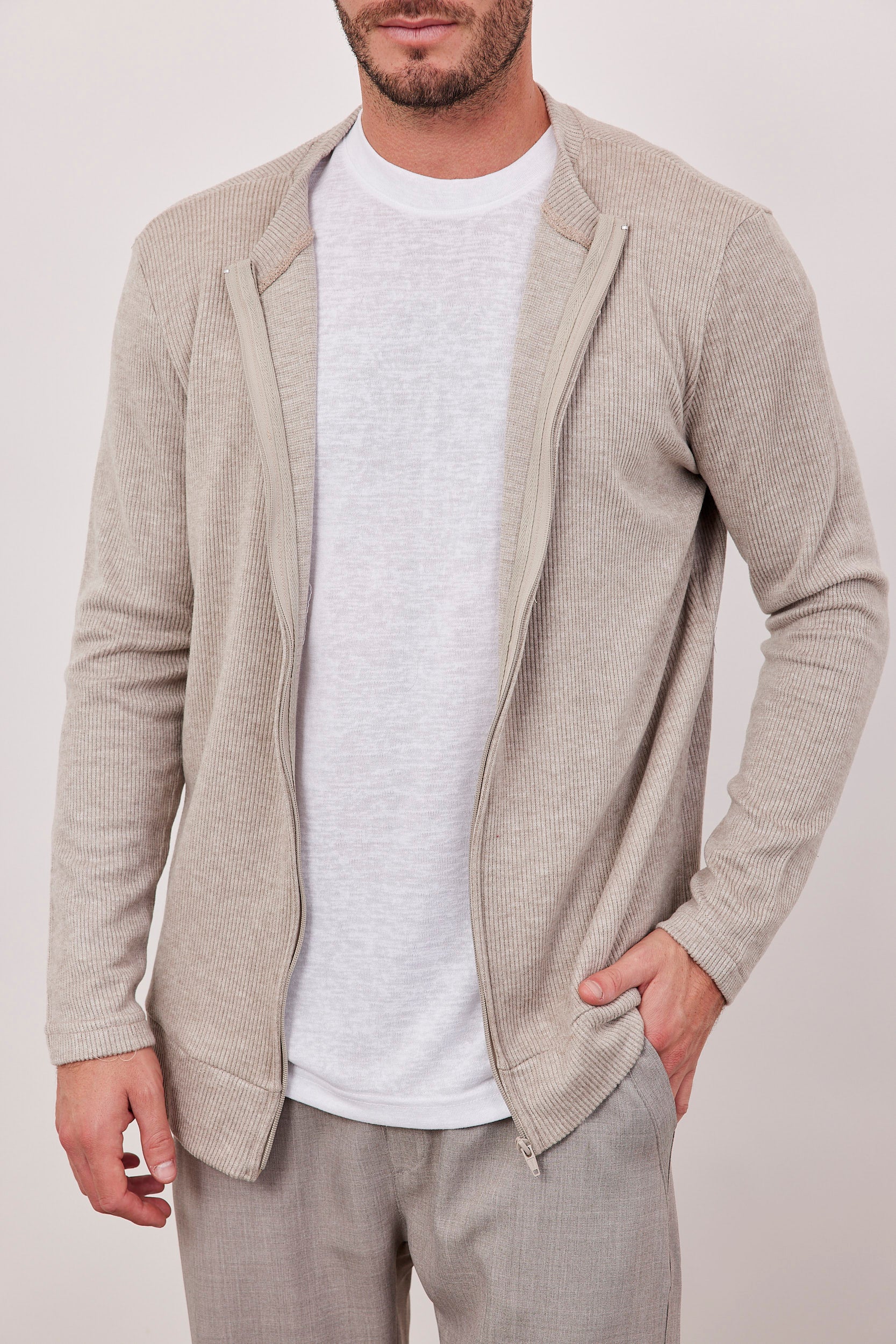 סריג קרדיגן בשילוב רוכסן