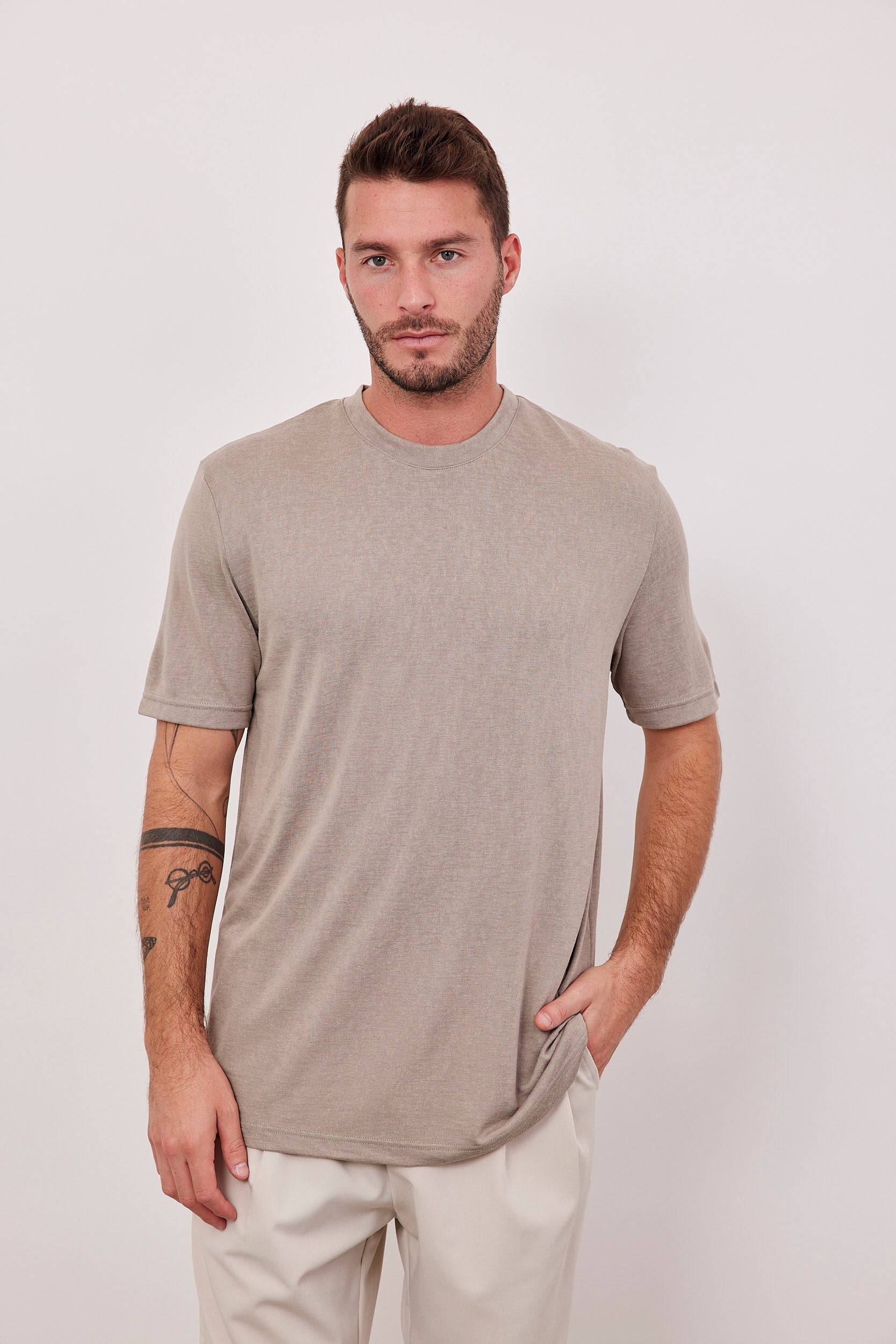 חולצת סלאב במראה פשתן