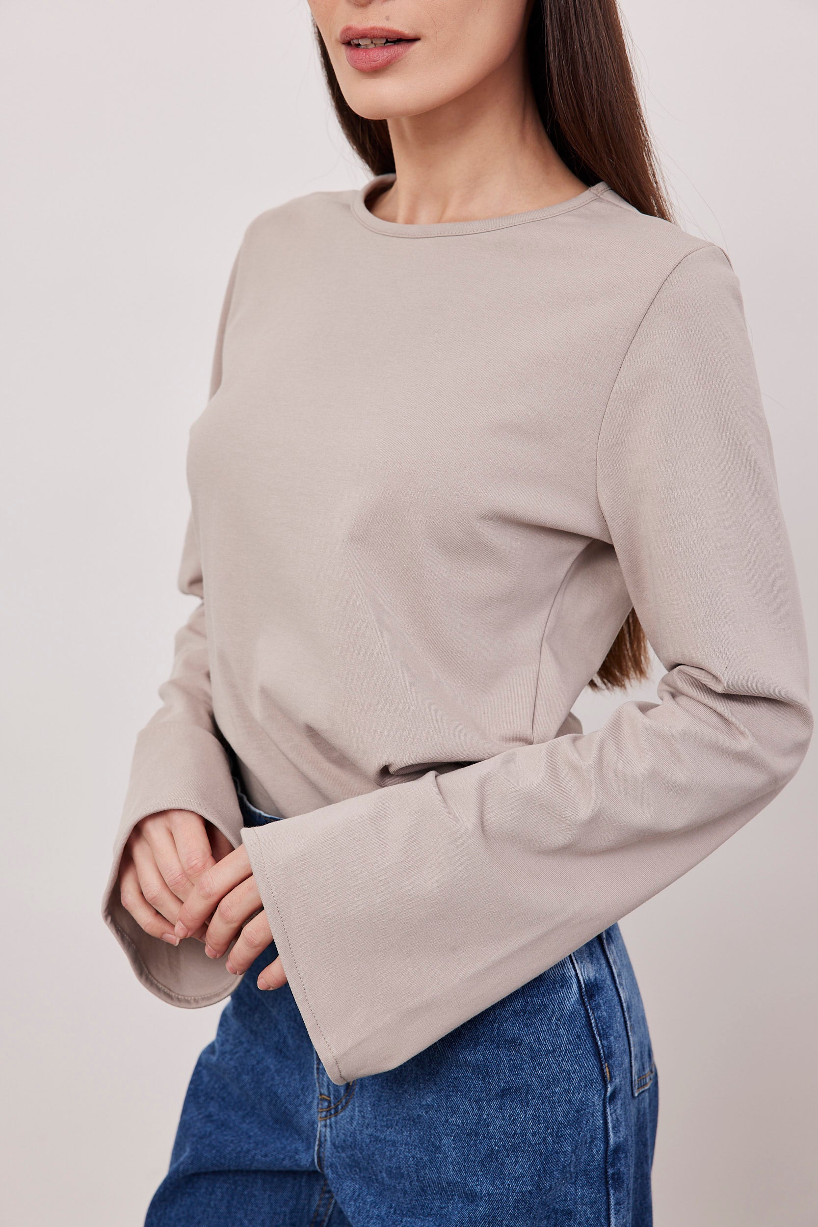 חולצה ארוכה עם סיומת רחבה