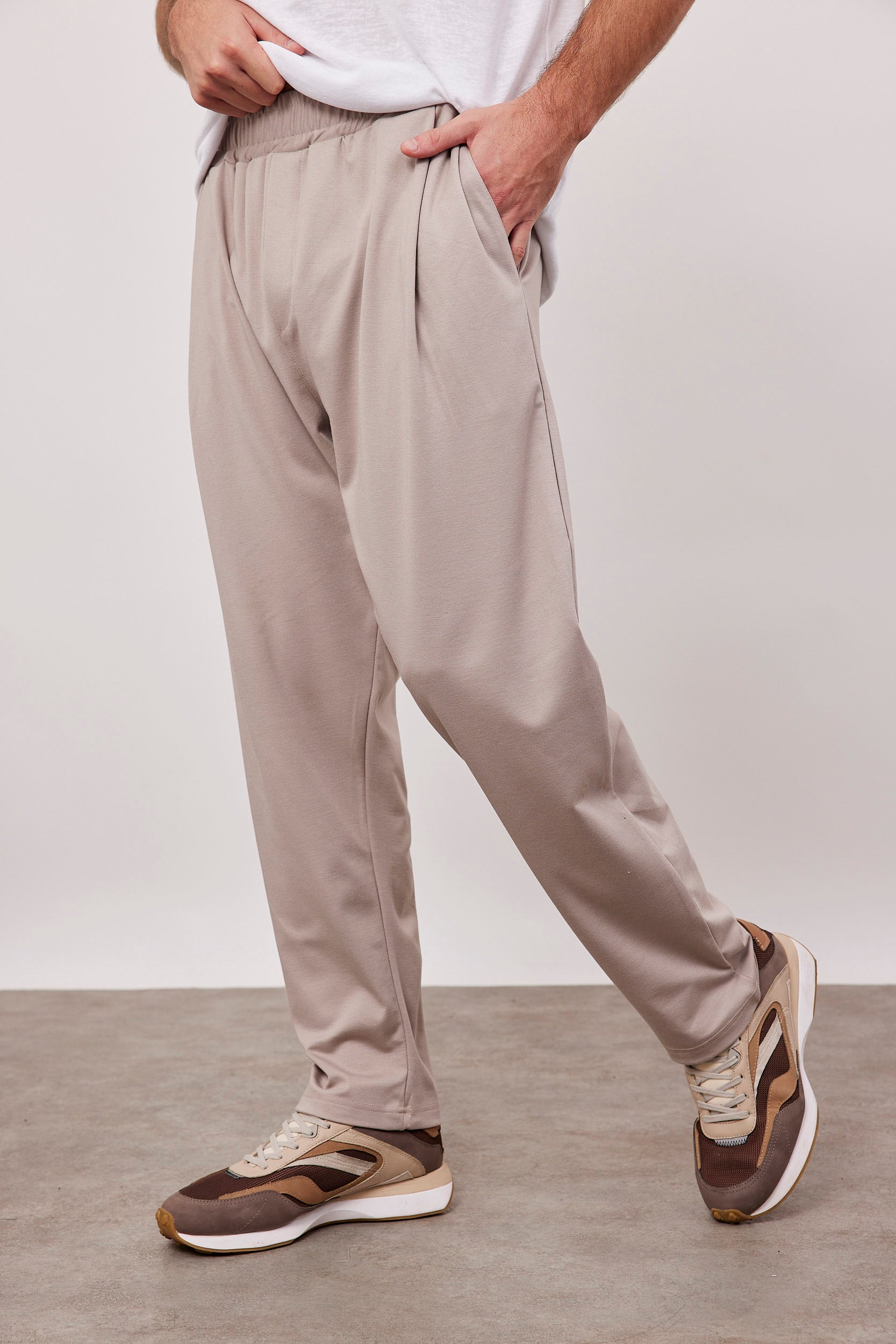 מכנס בסגנון מחוייט עם גומי