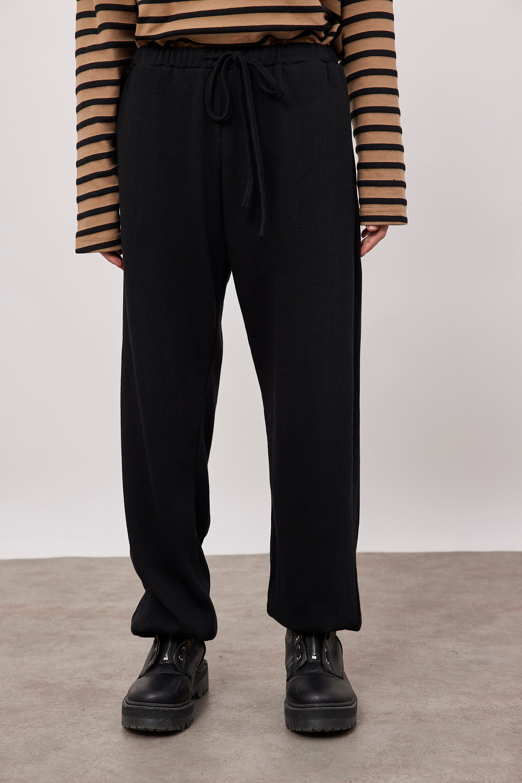 מכנסי סלאב מראה פשתן עם מנג'ט