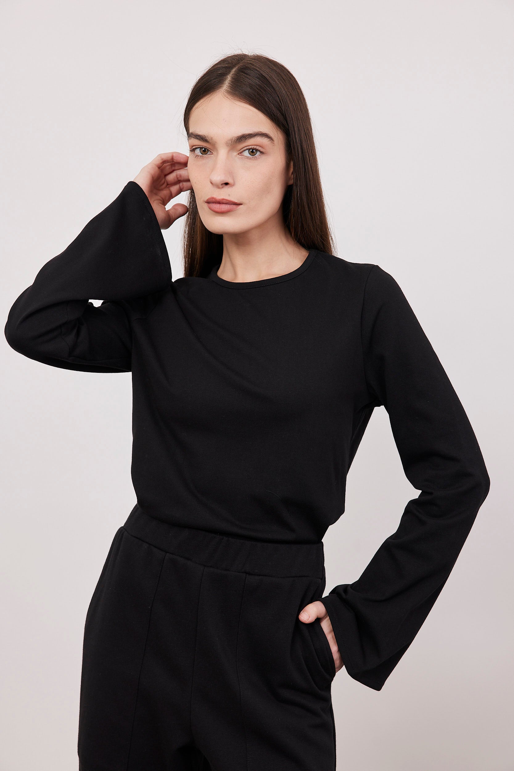 חולצה ארוכה עם סיומת רחבה