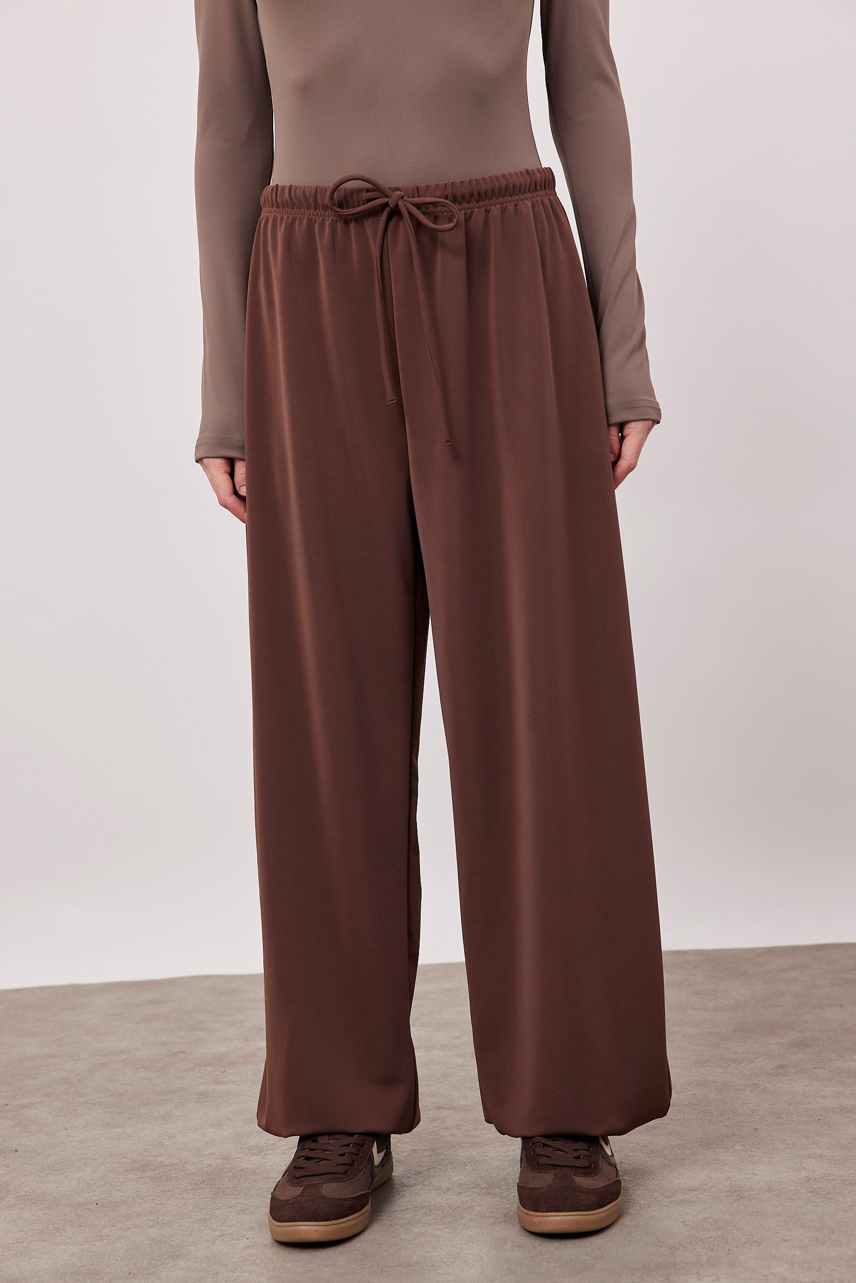 מכנסי בלון עם קשירה