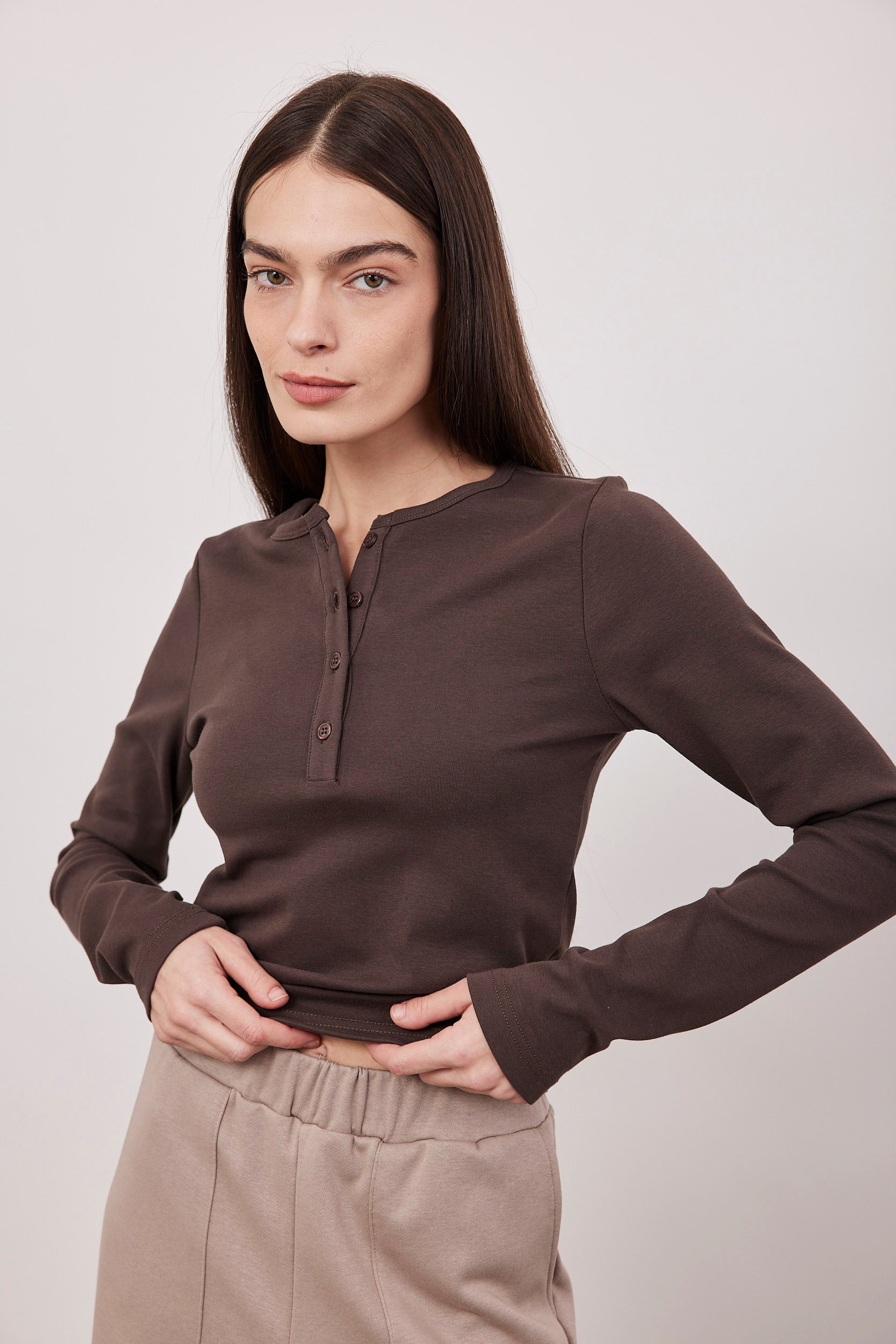 חולצת צווארון כפתורים ארוכה