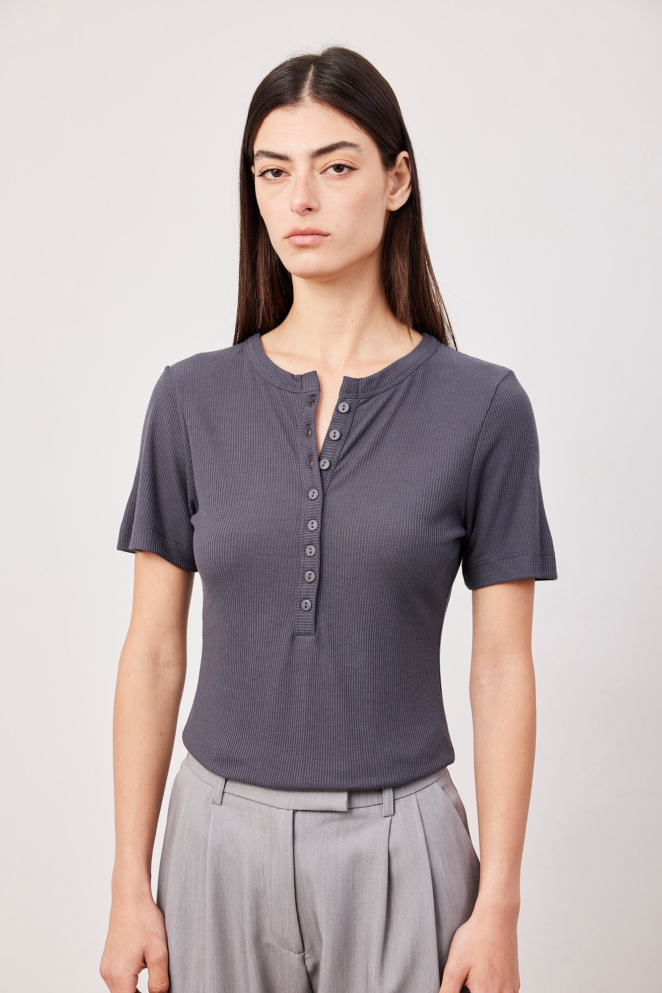 טי שרט עם כפתורים - ITAY BRANDS