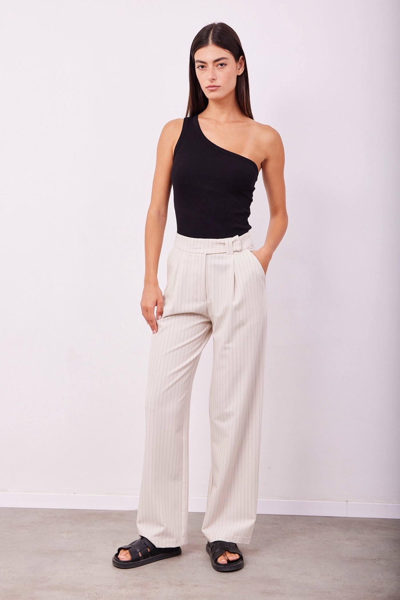 מכנסיים מחויטים בהדפס פסים - ITAY BRANDS