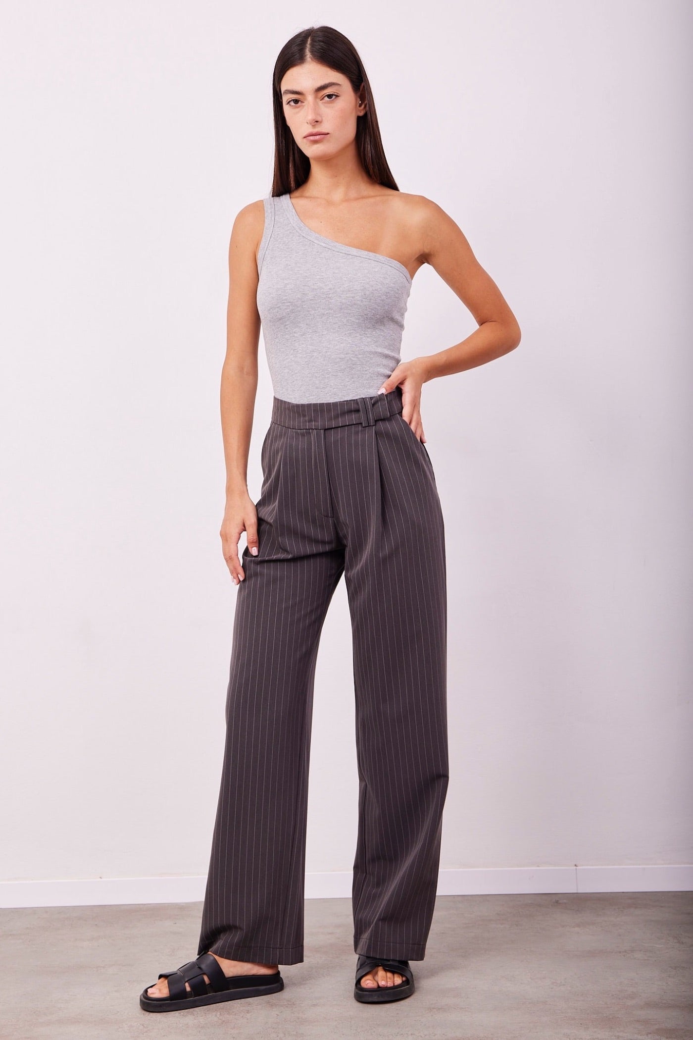 מכנסיים מחויטים בהדפס פסים - ITAY BRANDS