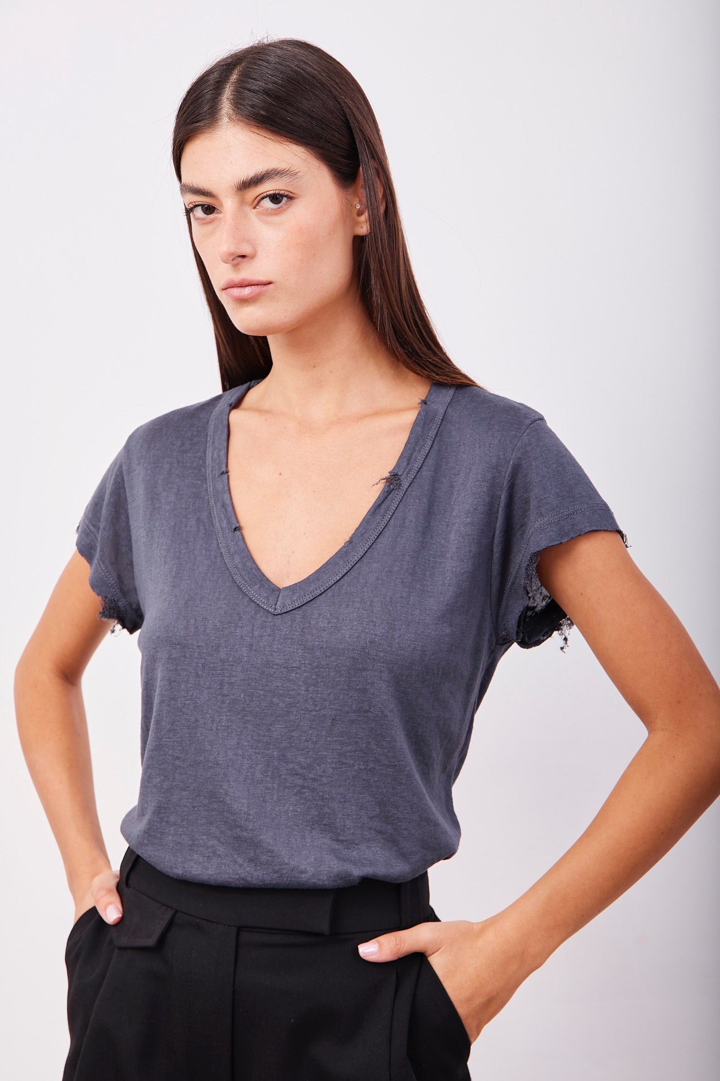 טי-שרט וי בסיומת פרומה - ITAY BRANDS