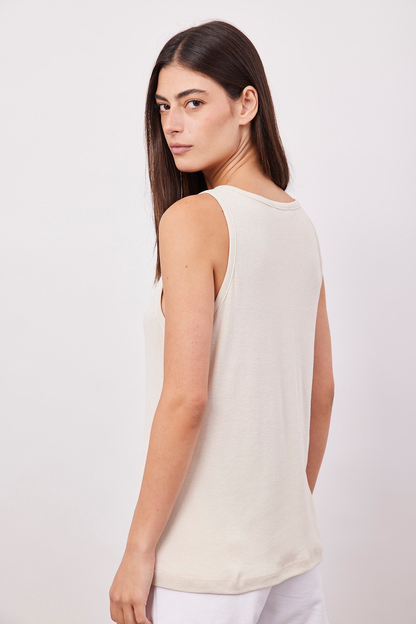 גופיה רכה מחשוף עגול - ITAY BRANDS