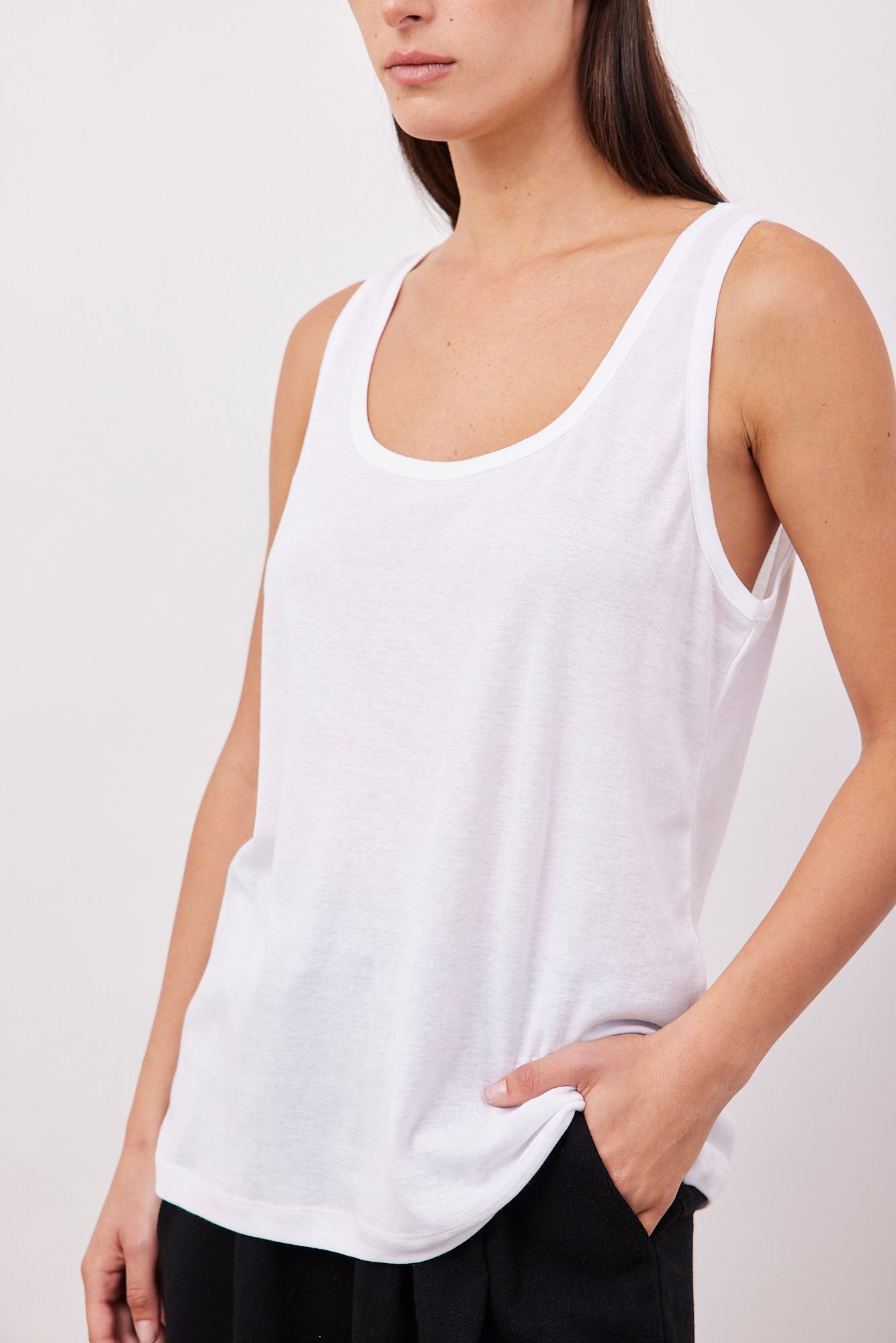 גופיה רכה מחשוף עגול - ITAY BRANDS