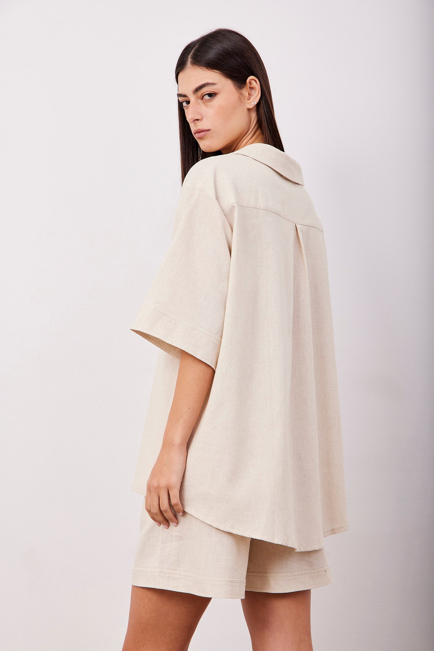 חליפת בשילוב פשתן מכופתרת קצרה - ITAY BRANDS