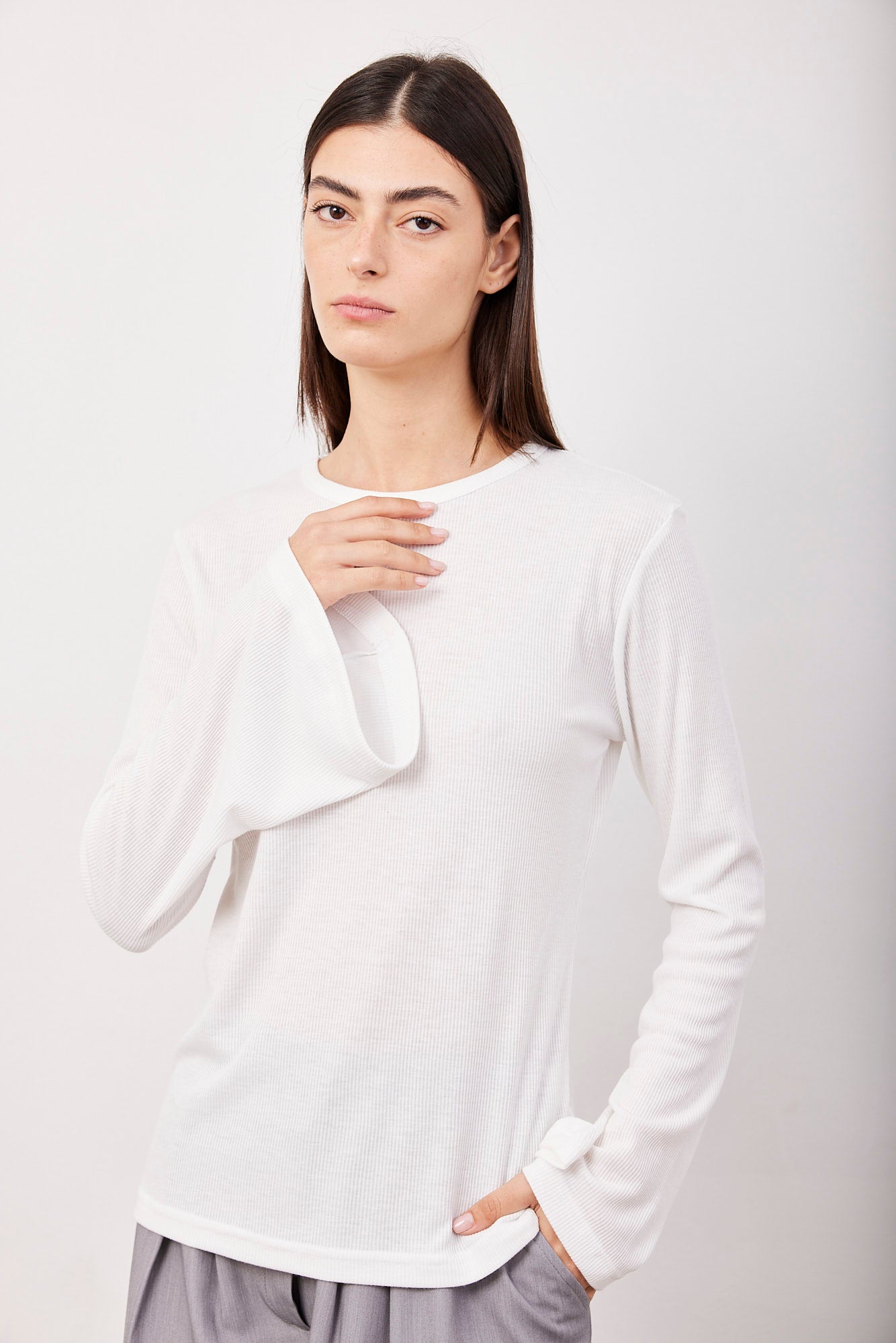 חולצה מבד רך עם שרוול מתרחב - ITAY BRANDS