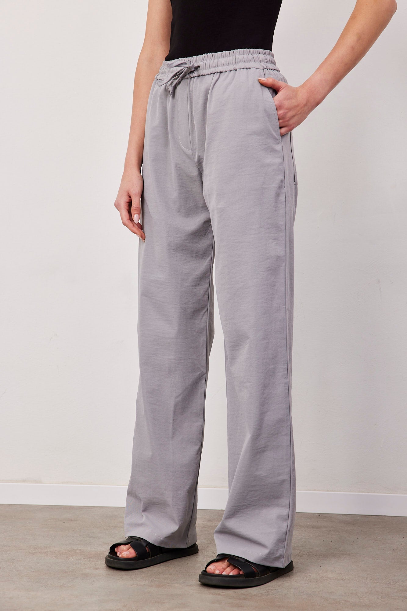 מכנסי ניילון עם קשירה - ITAY BRANDS