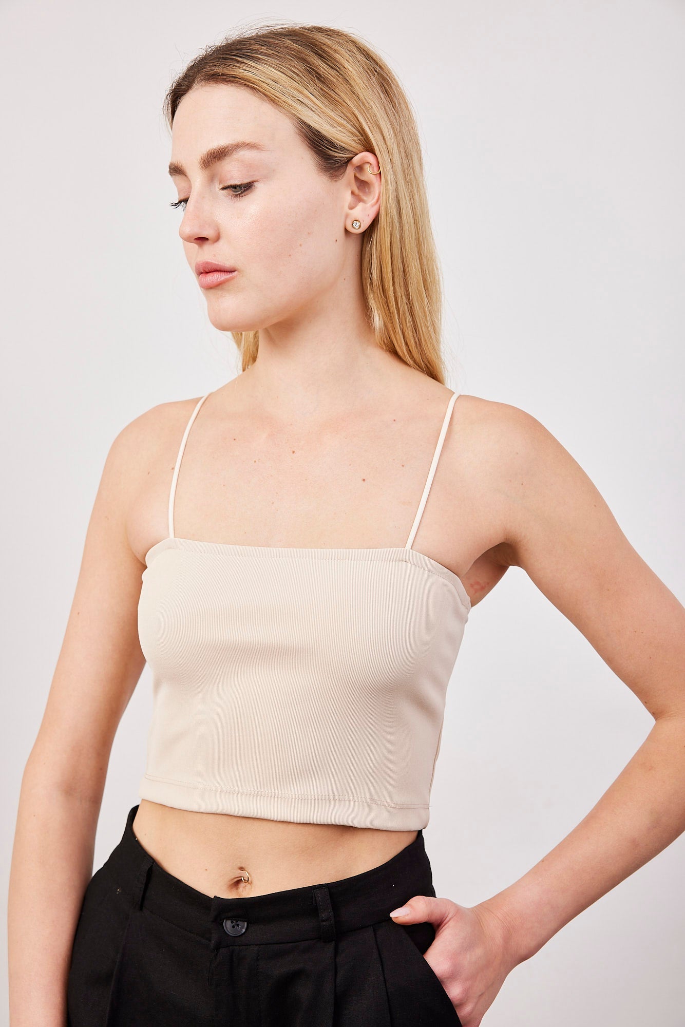 גופיית קרופ עם כתפיות דקות - ITAY BRANDS