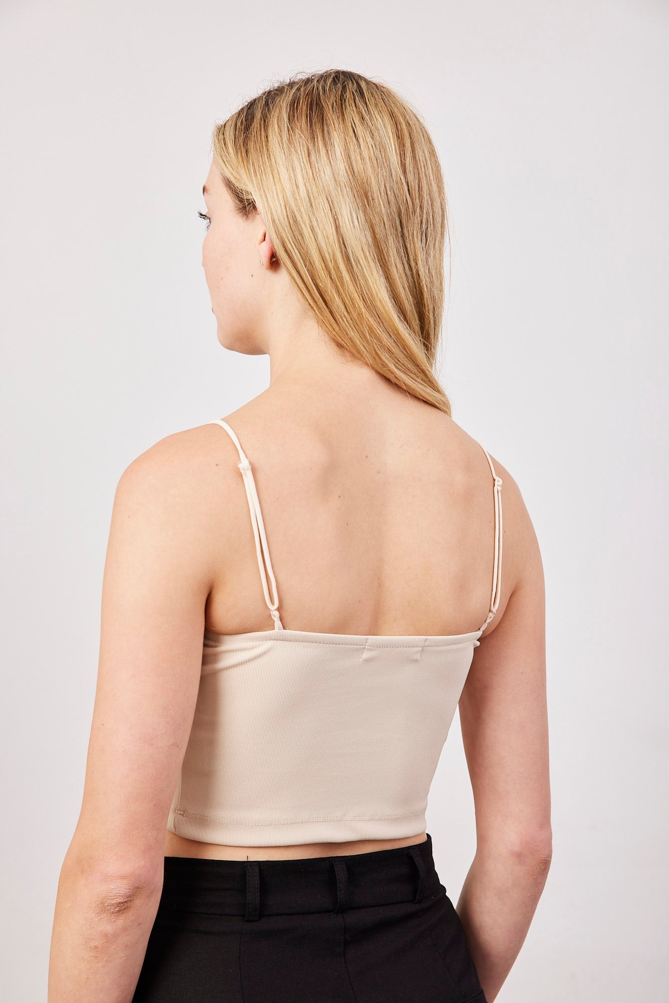 גופיית קרופ עם כתפיות דקות - ITAY BRANDS