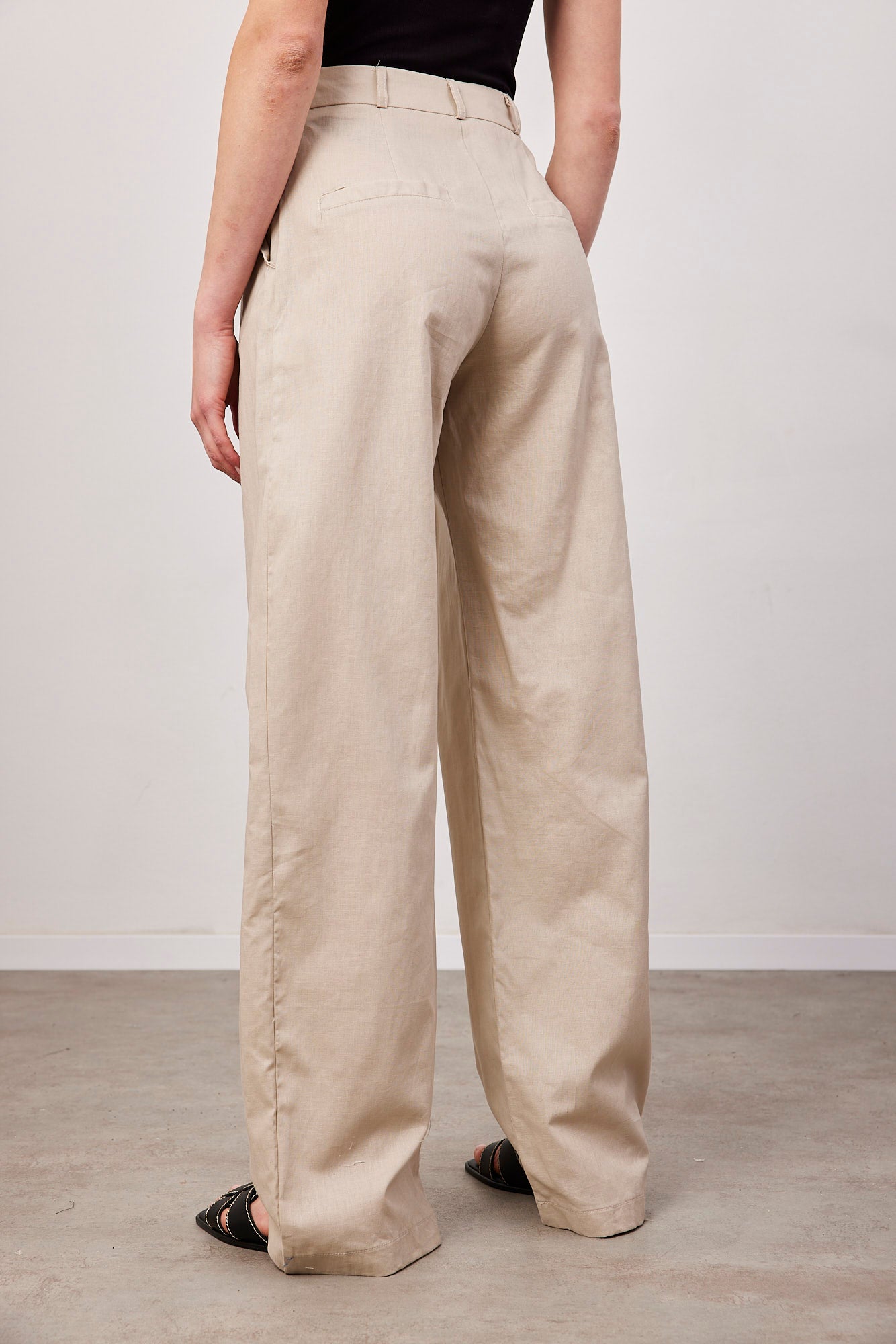 מכנסיים מחויטים מבד פשתן מעורב - ITAY BRANDS