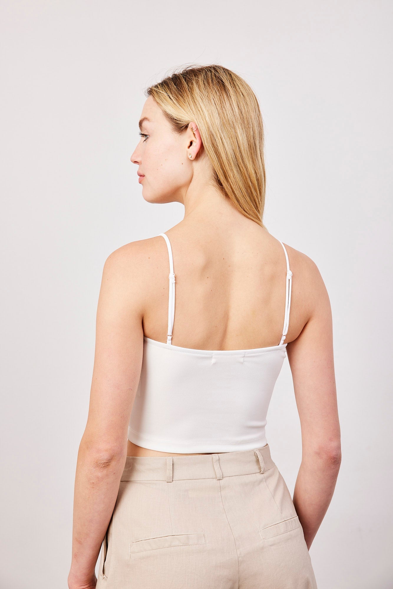 גופיית קרופ עם כתפיות דקות - ITAY BRANDS