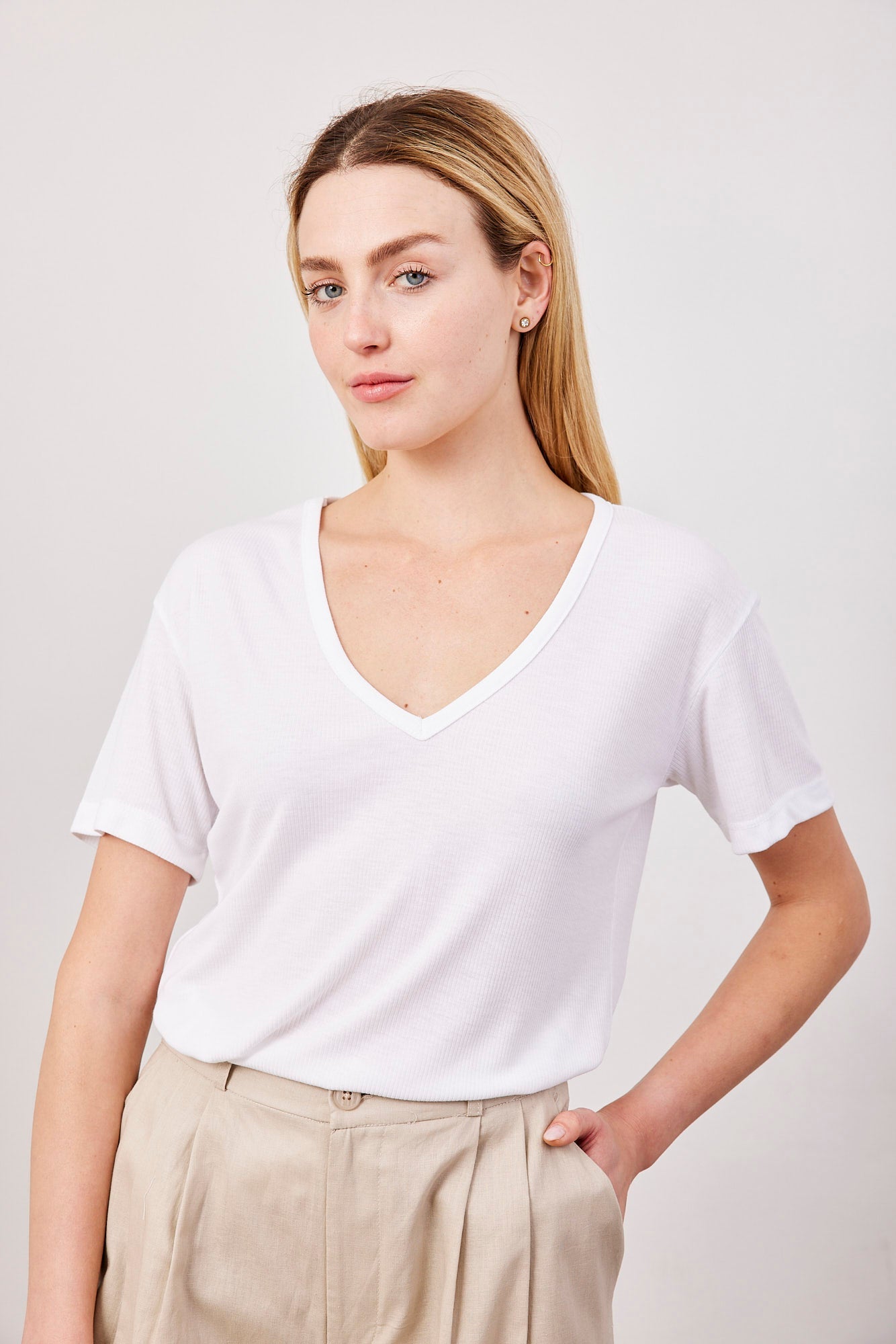 טישרט וי מבד רך - ITAY BRANDS