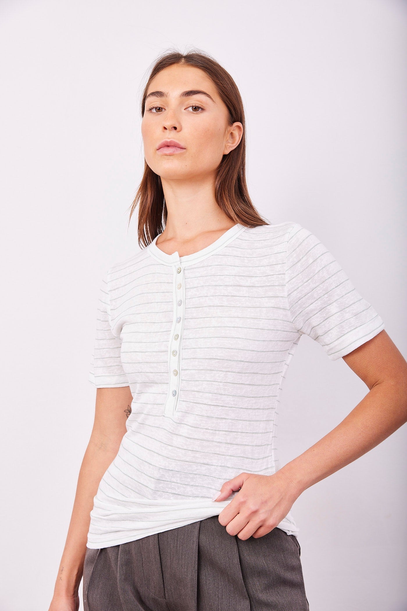 טי-שרט פסים עם כפתורים - ITAY BRANDS