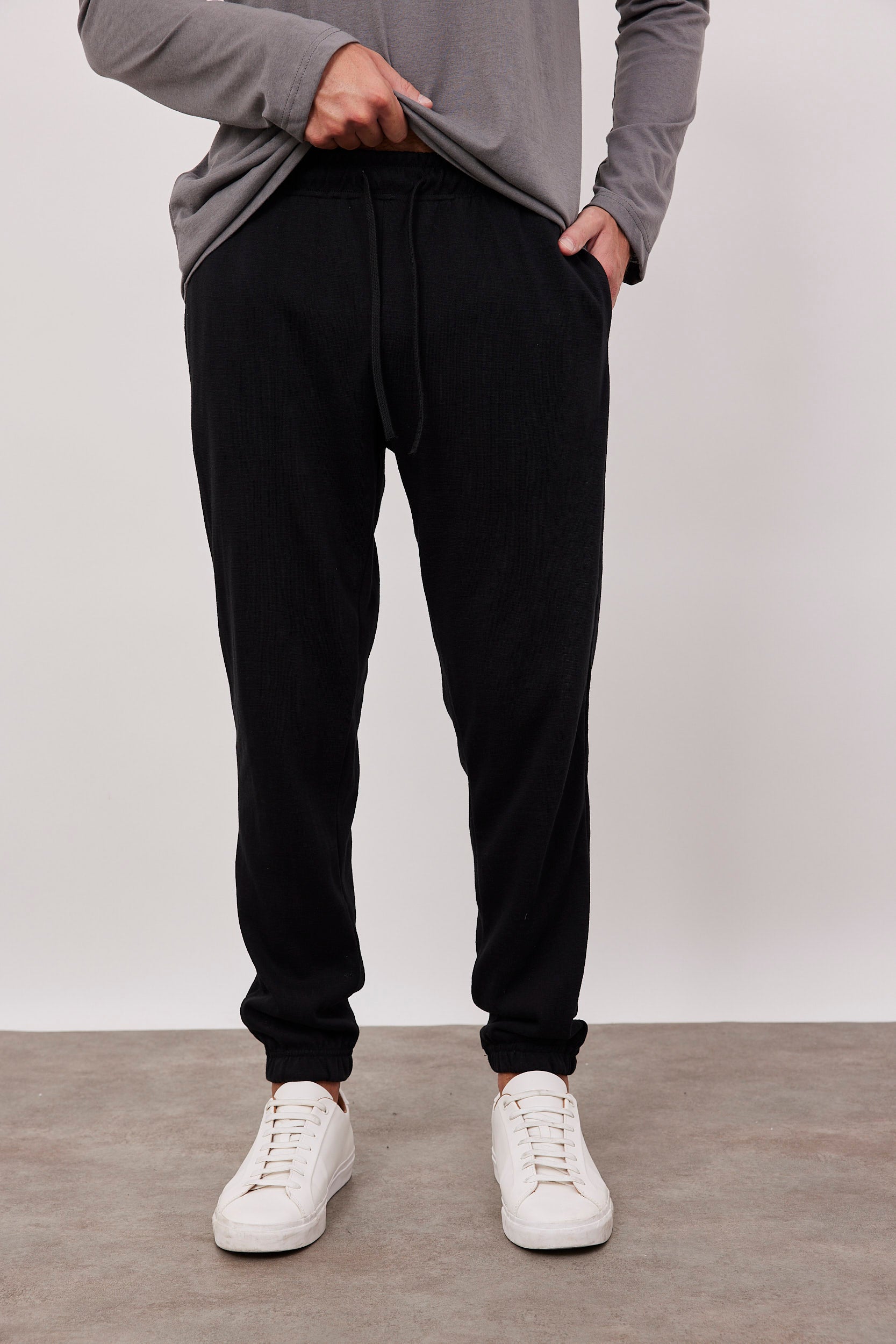 מכנסיים ארוכים בסיומת גומי